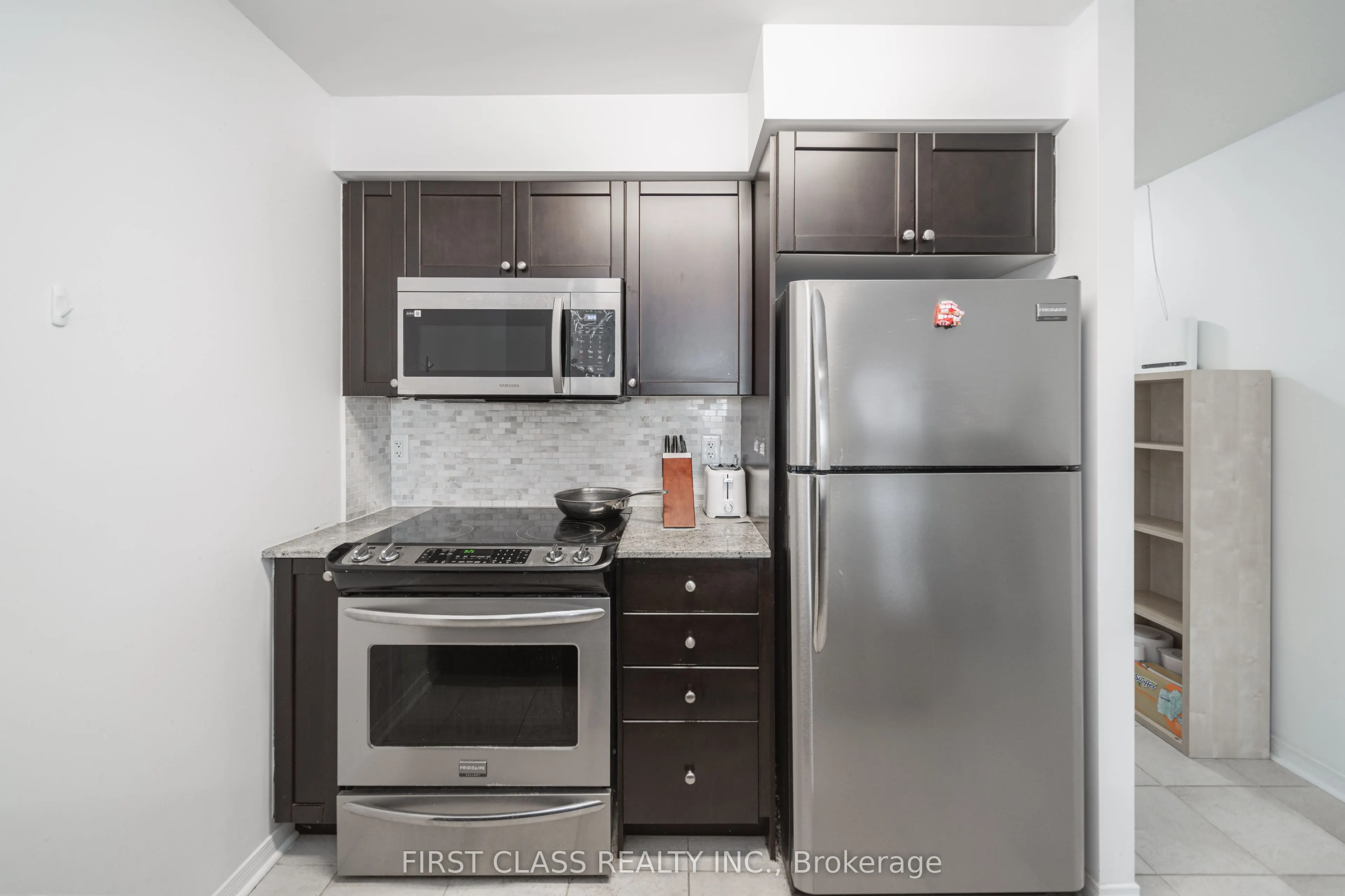 75 King William Crescent, #913
