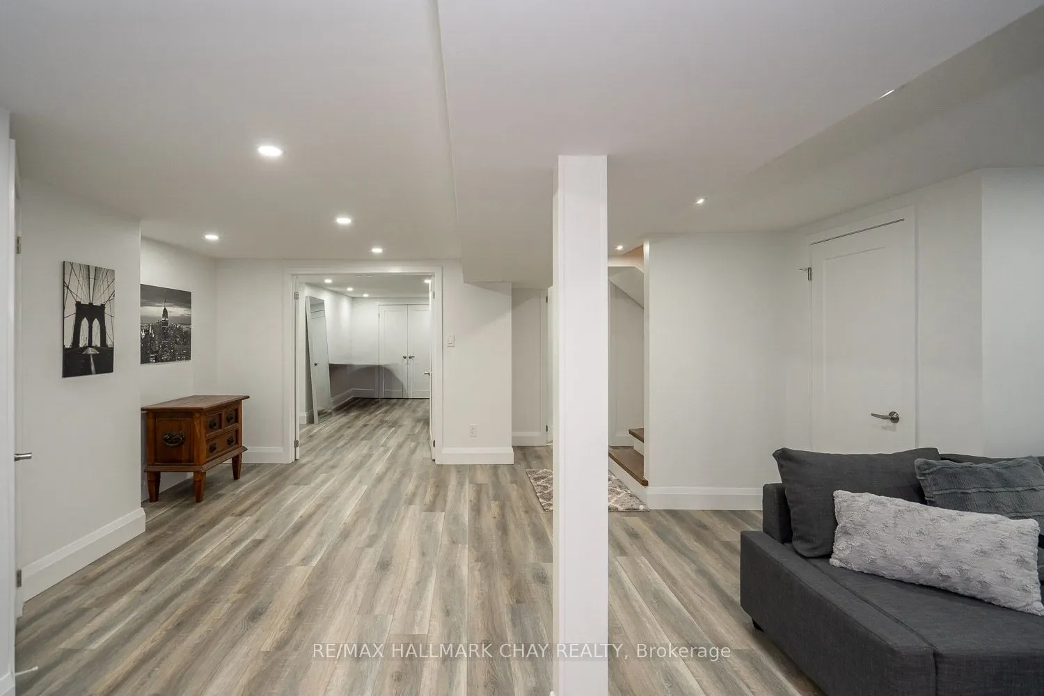 314 Centre Street N