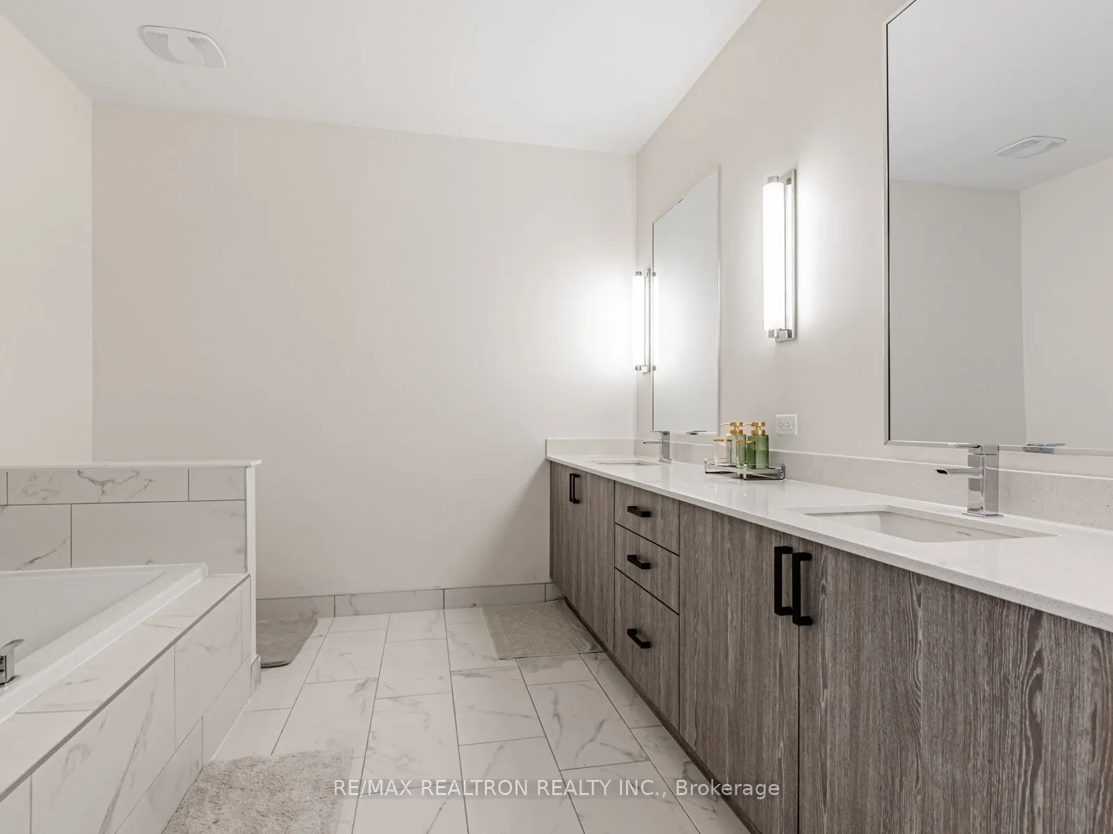 3749 Ferretti Court