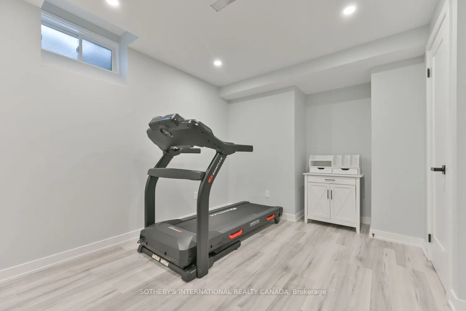45 Crimson King Way