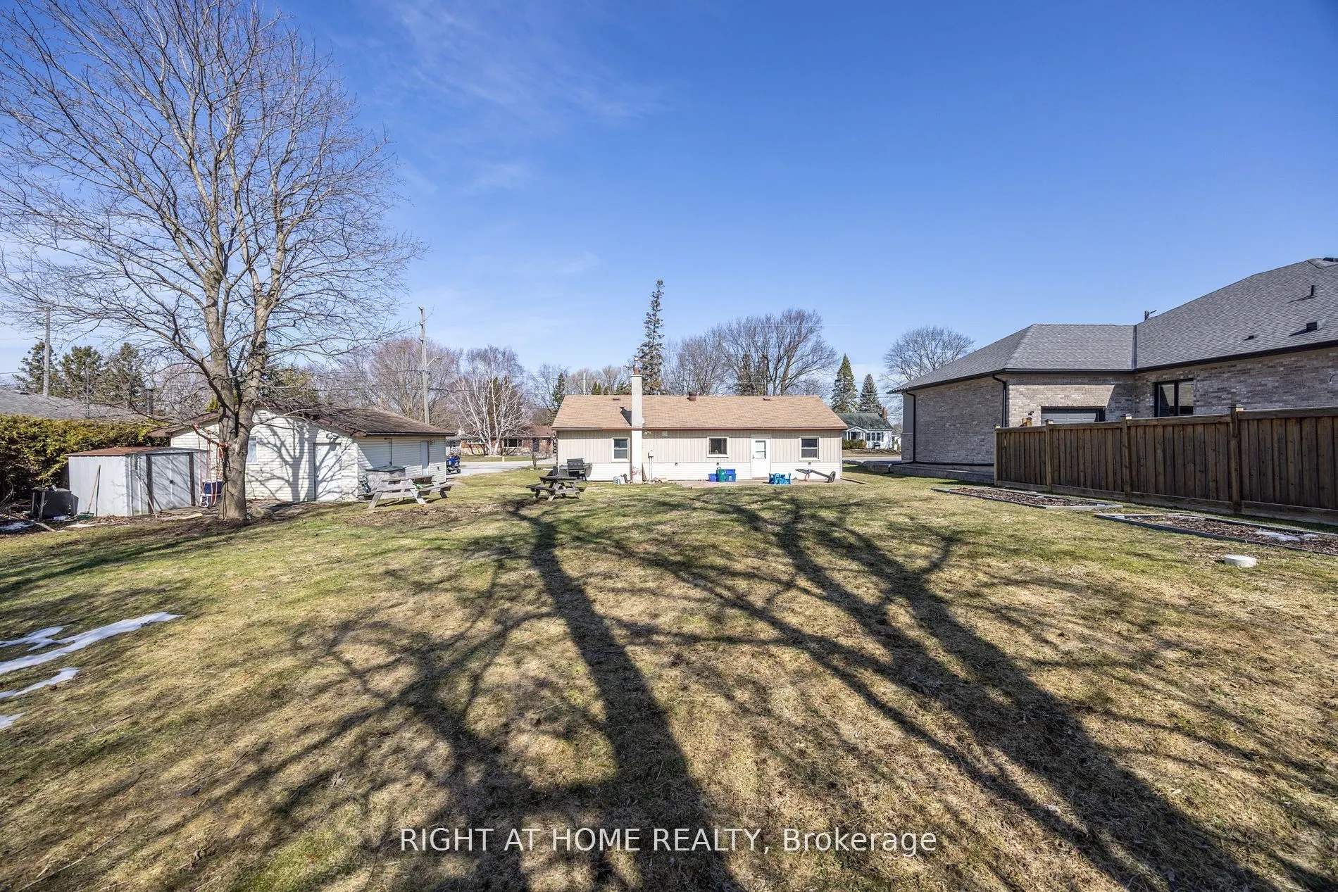 15 Farr Avenue