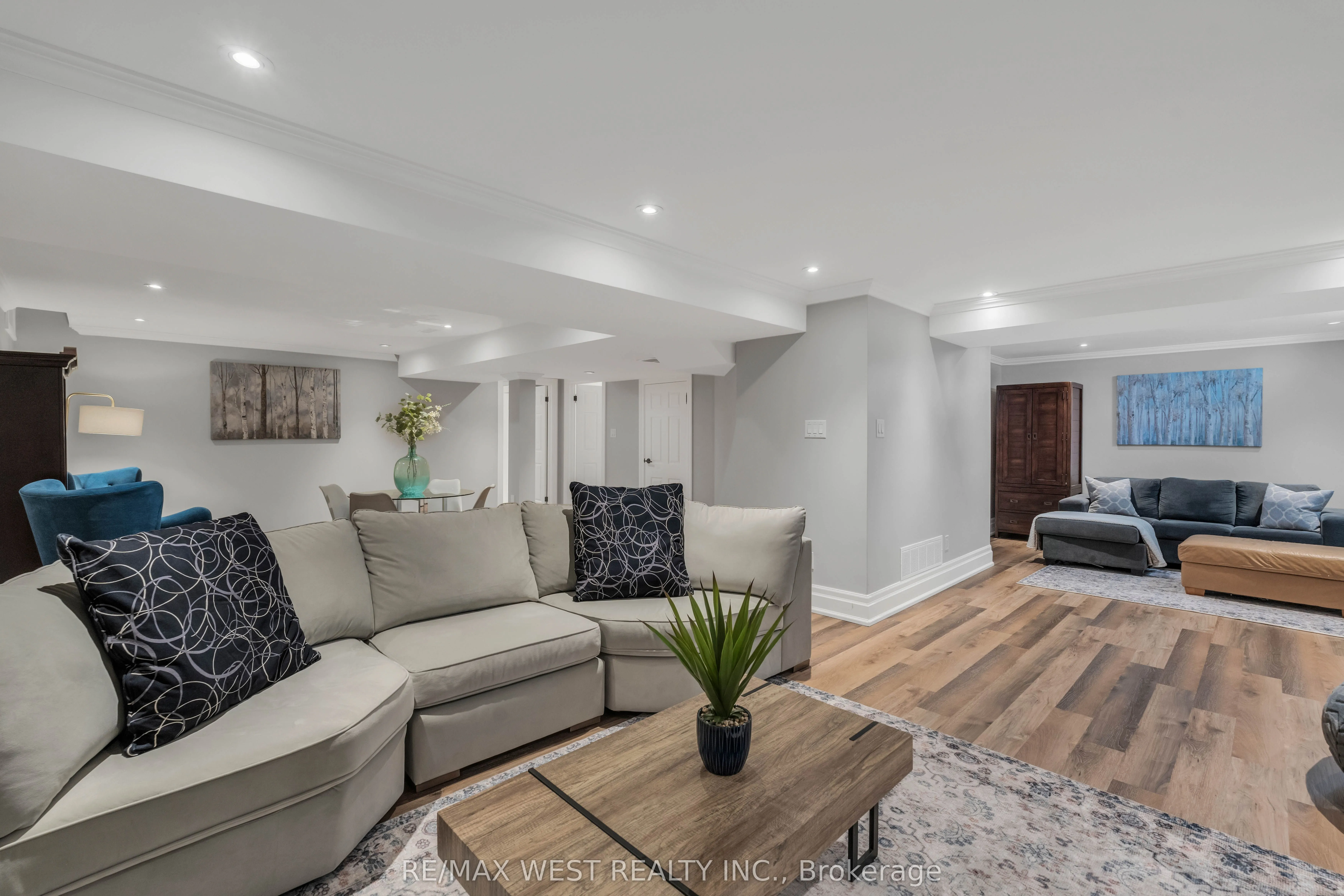 10 Farmcrest Court