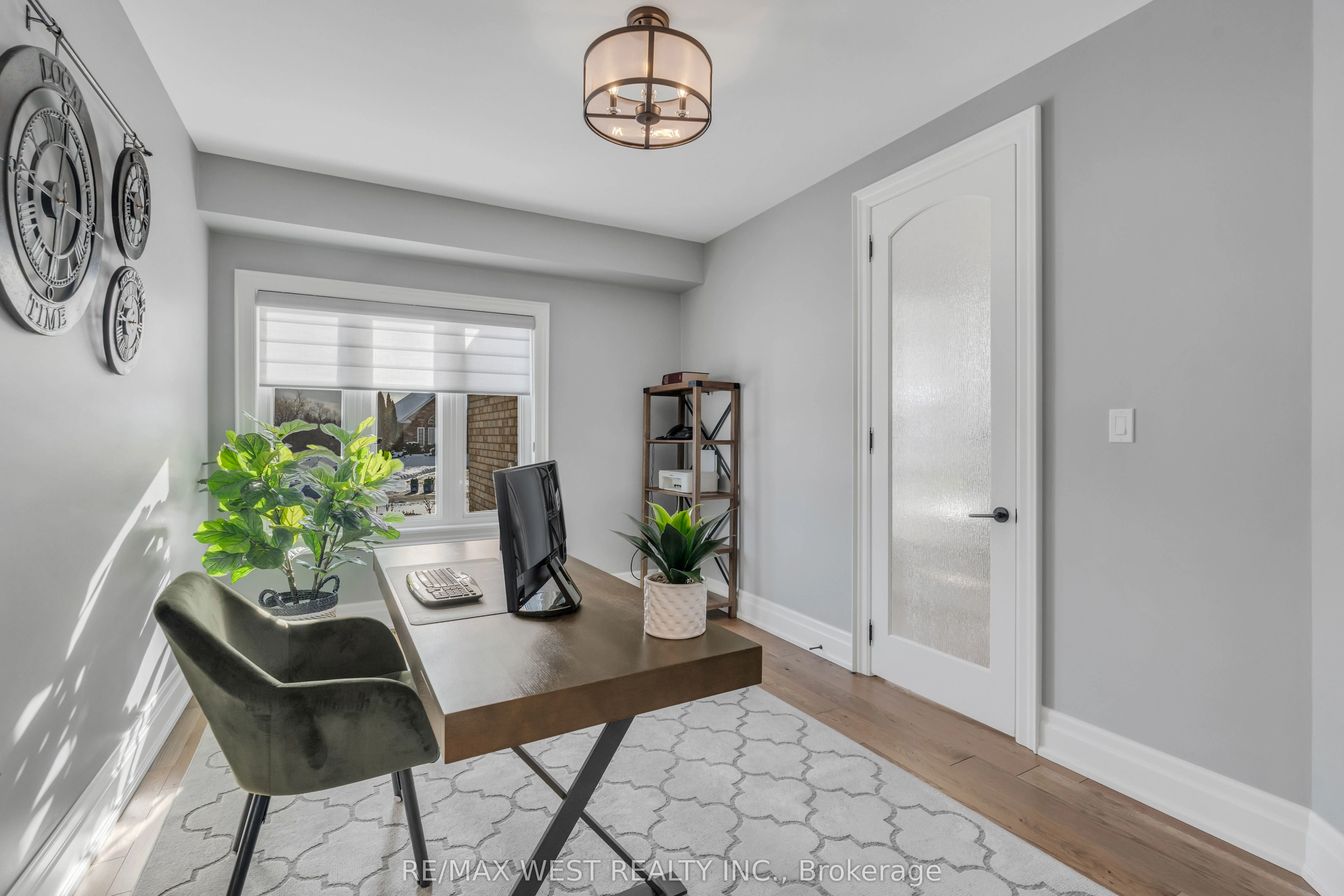10 Farmcrest Court