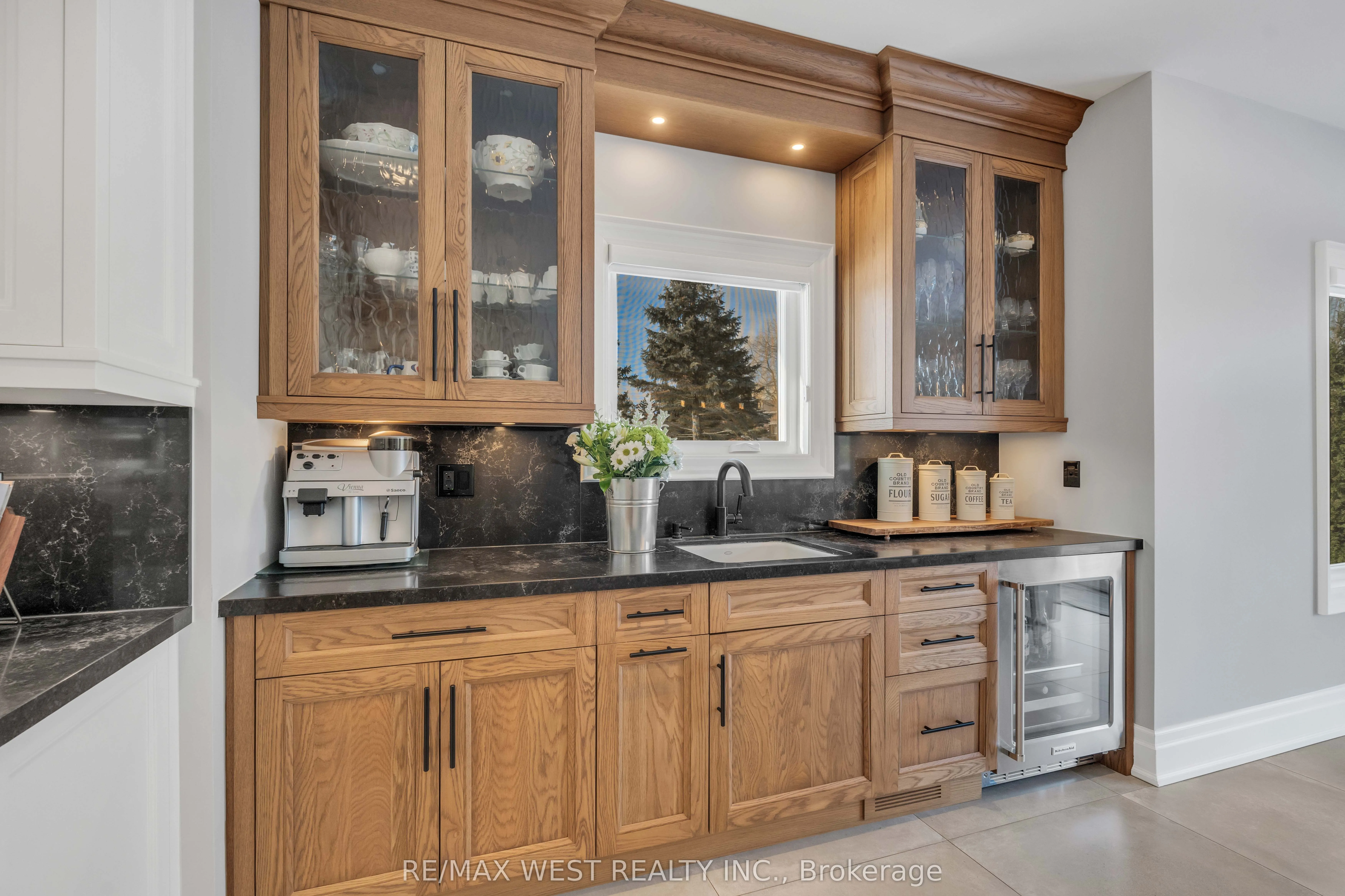 10 Farmcrest Court