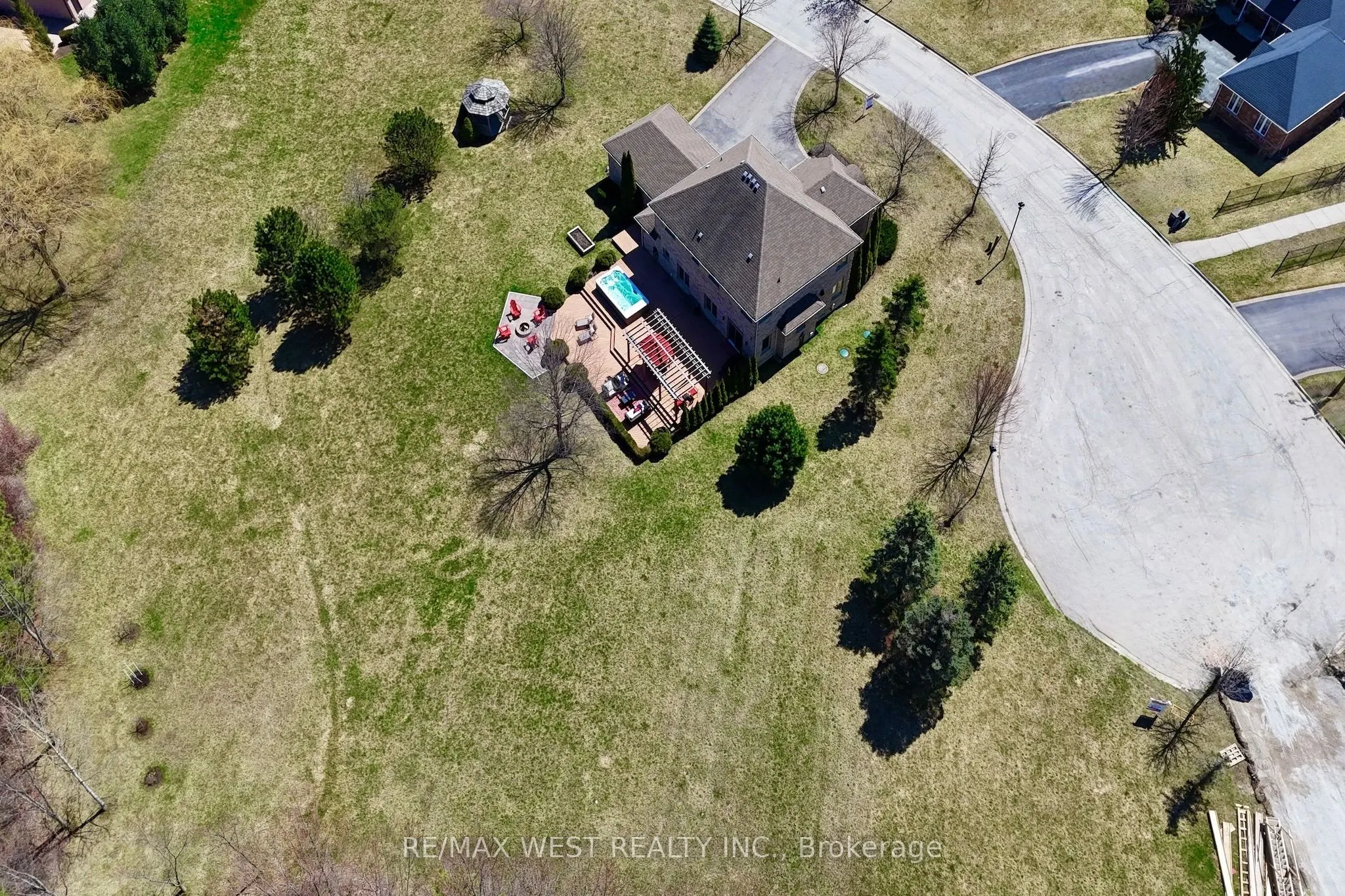10 Farmcrest Court