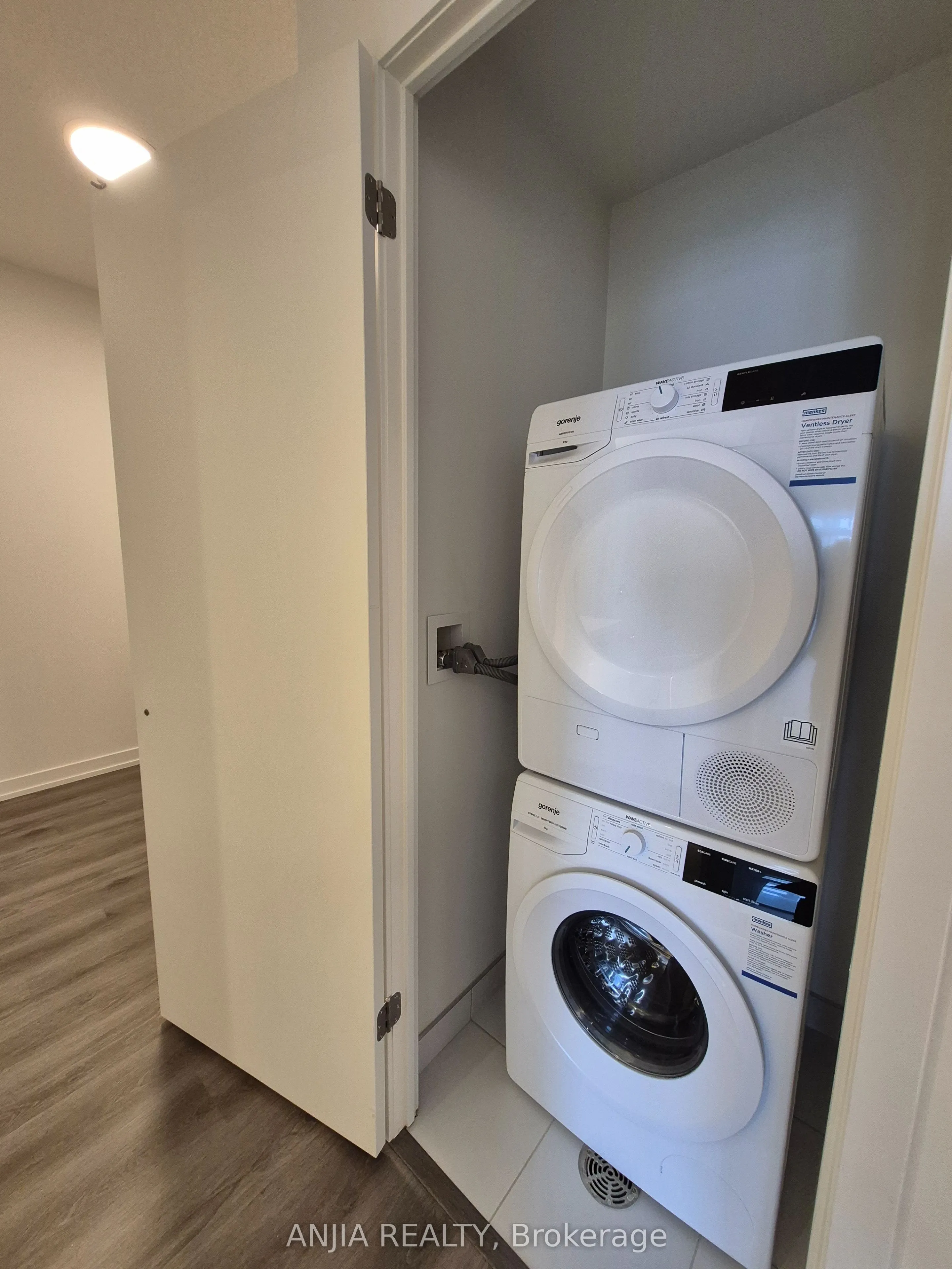 225 COMMERCE Street #4015