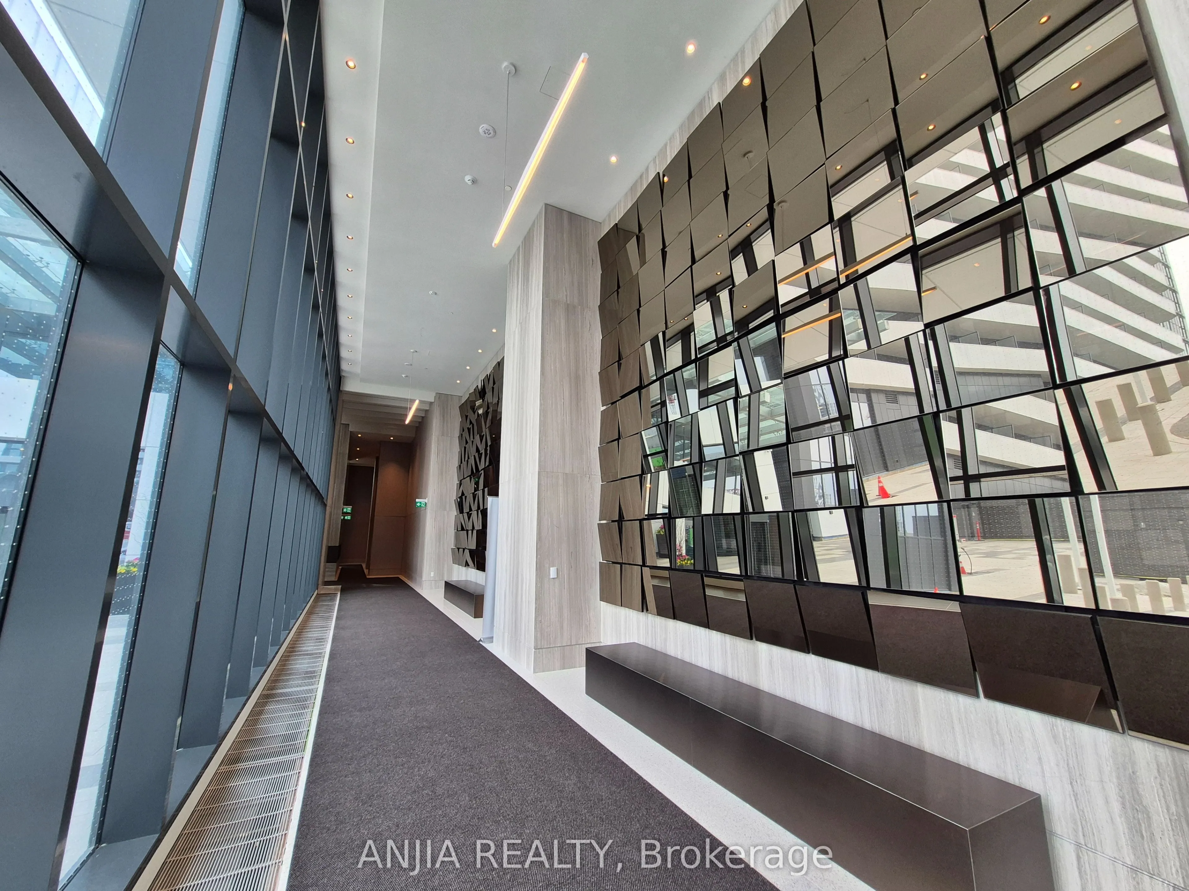 225 COMMERCE Street #4015