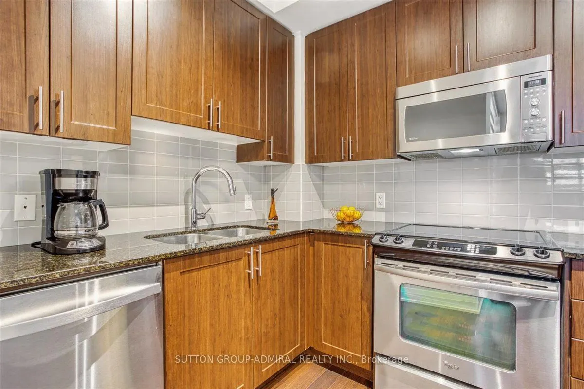 95 North Park Road, #204