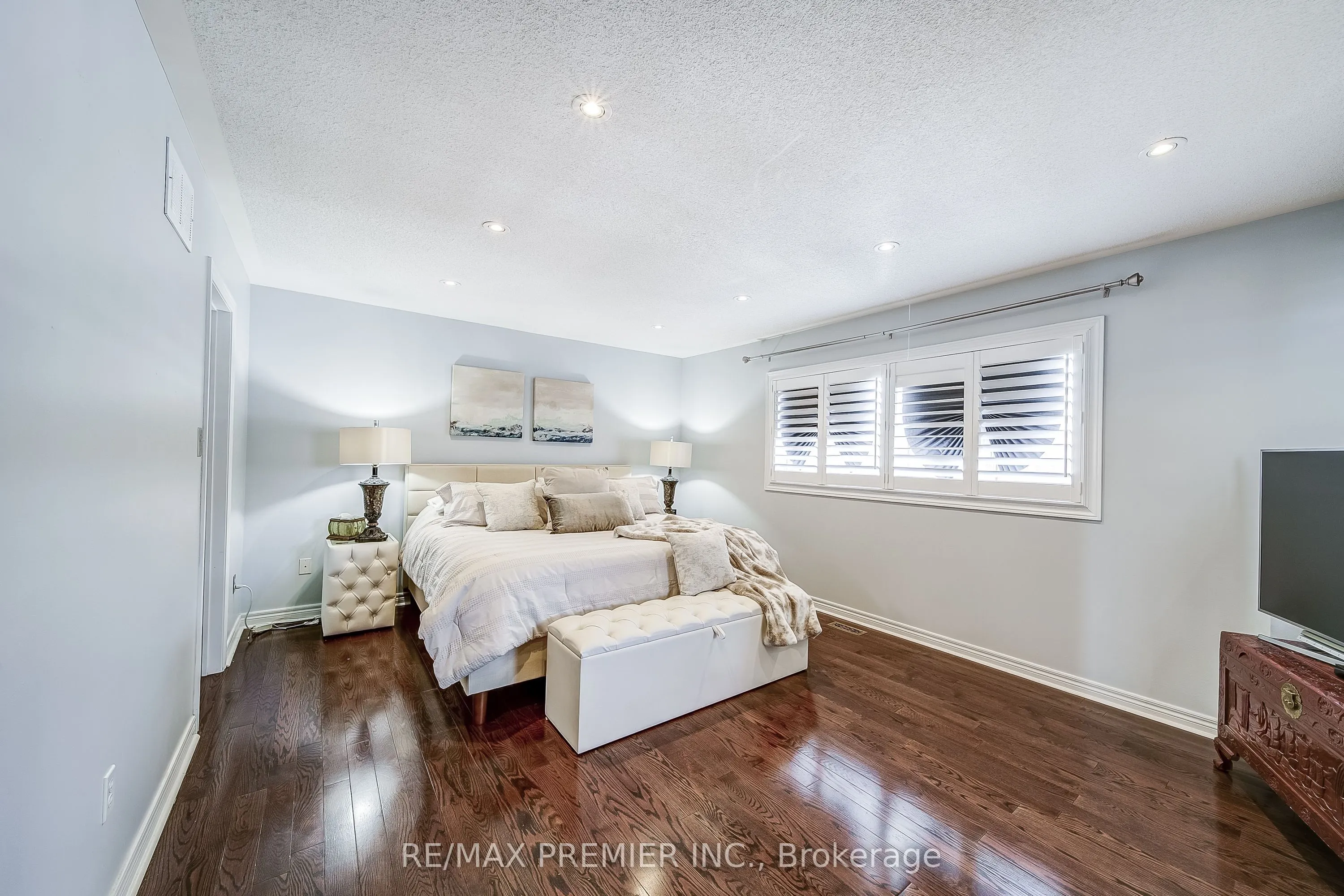 17 Massimo Drive