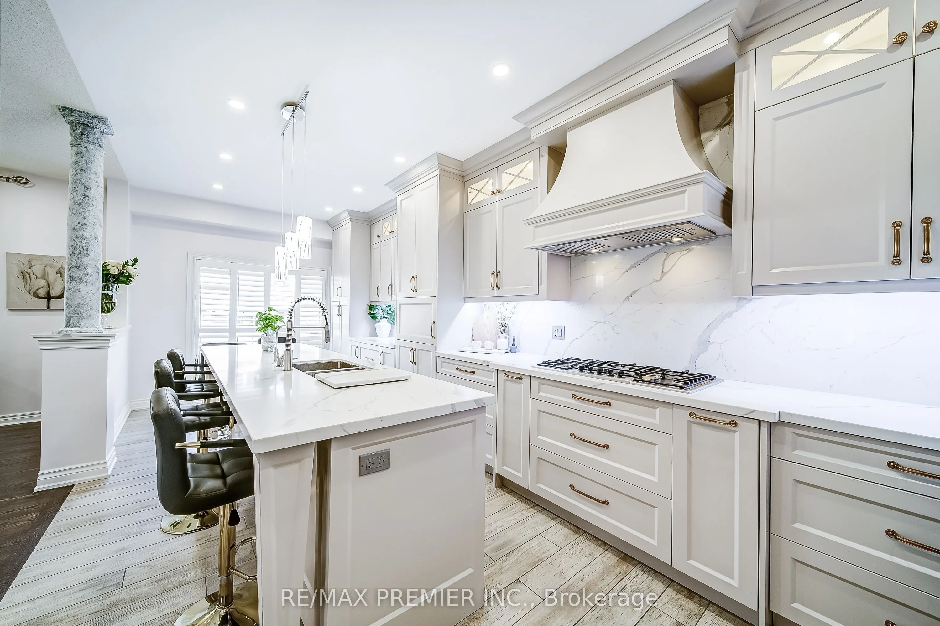 17 Massimo Drive