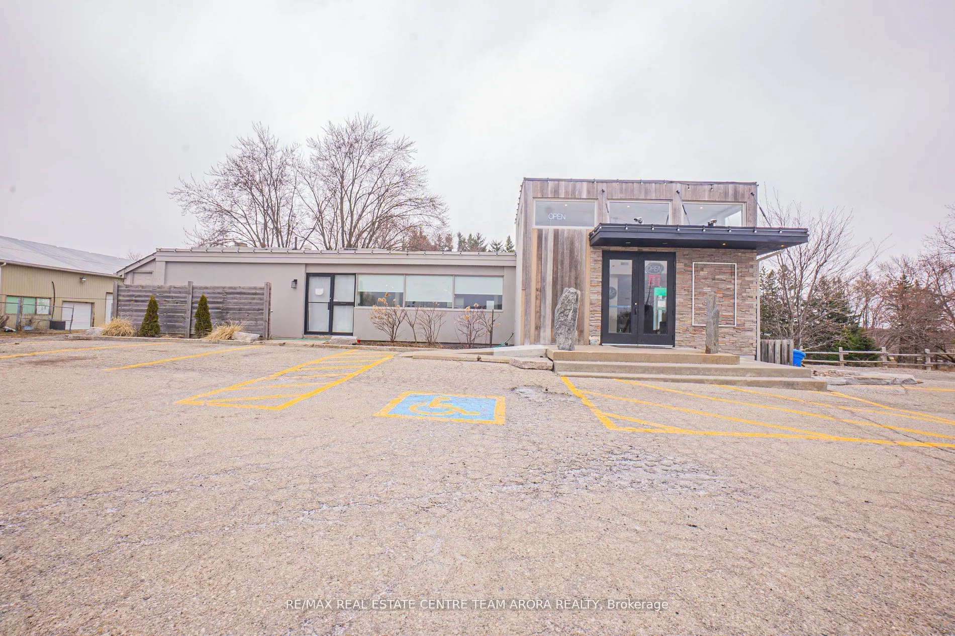 13775 Highway 27