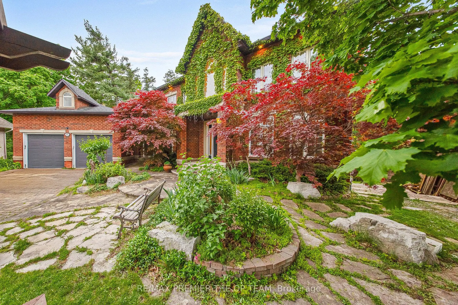 86 Muzich Place