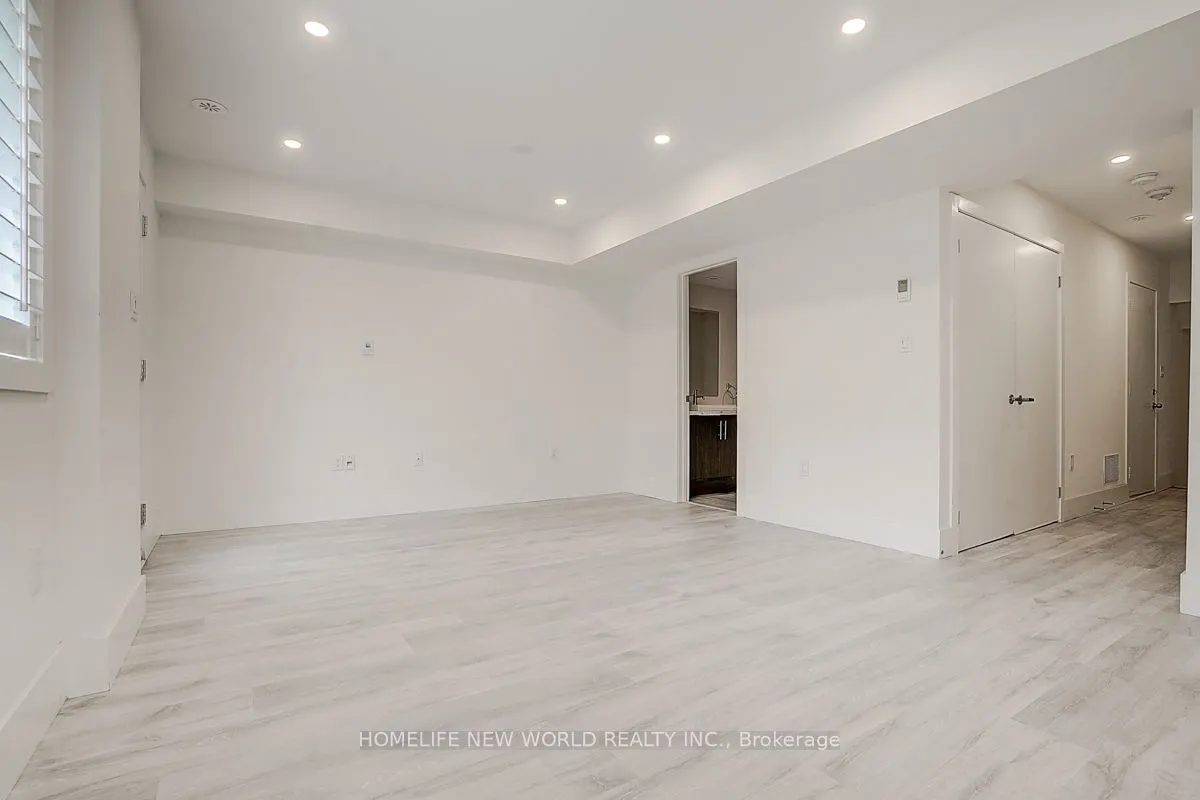 25 Sydney Circle