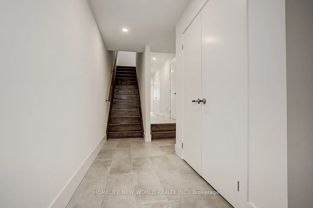25 Sydney Circle