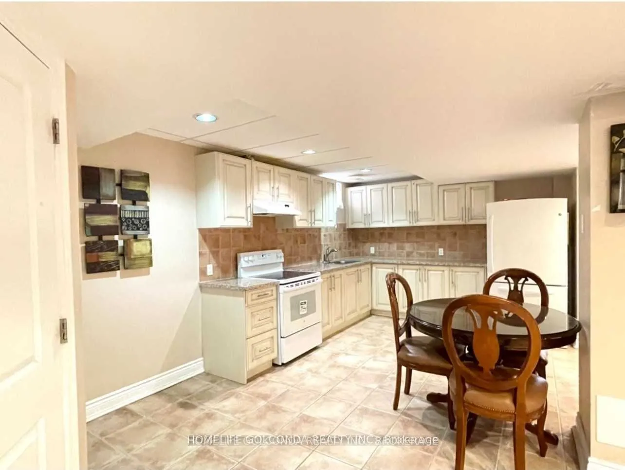 33 Hammerstone Crescent