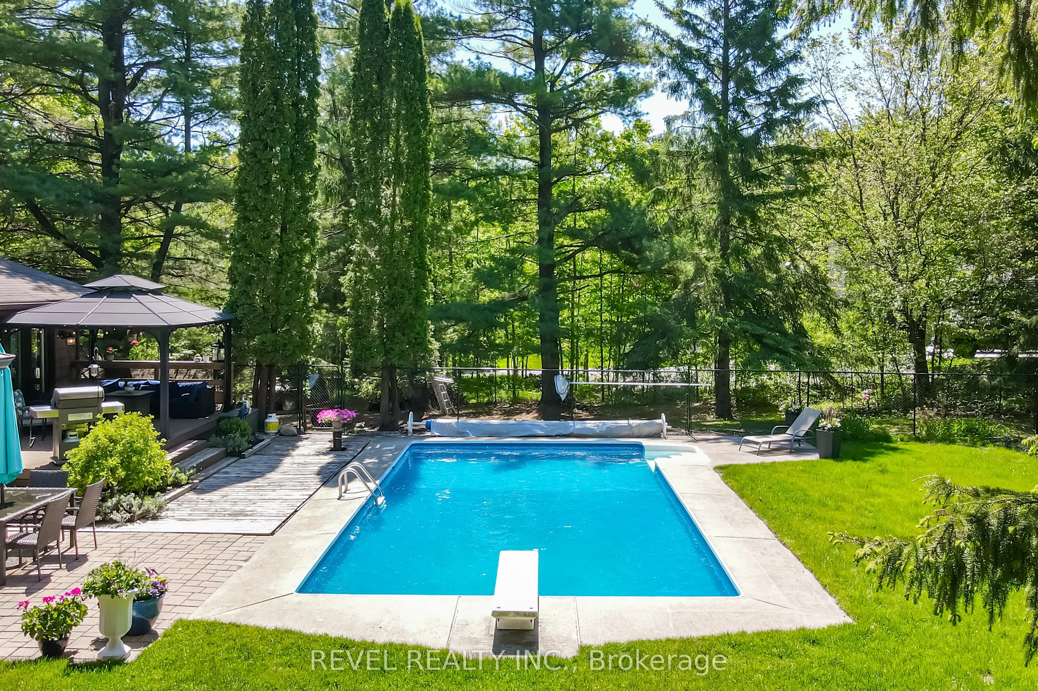 20 The Pines Lane
