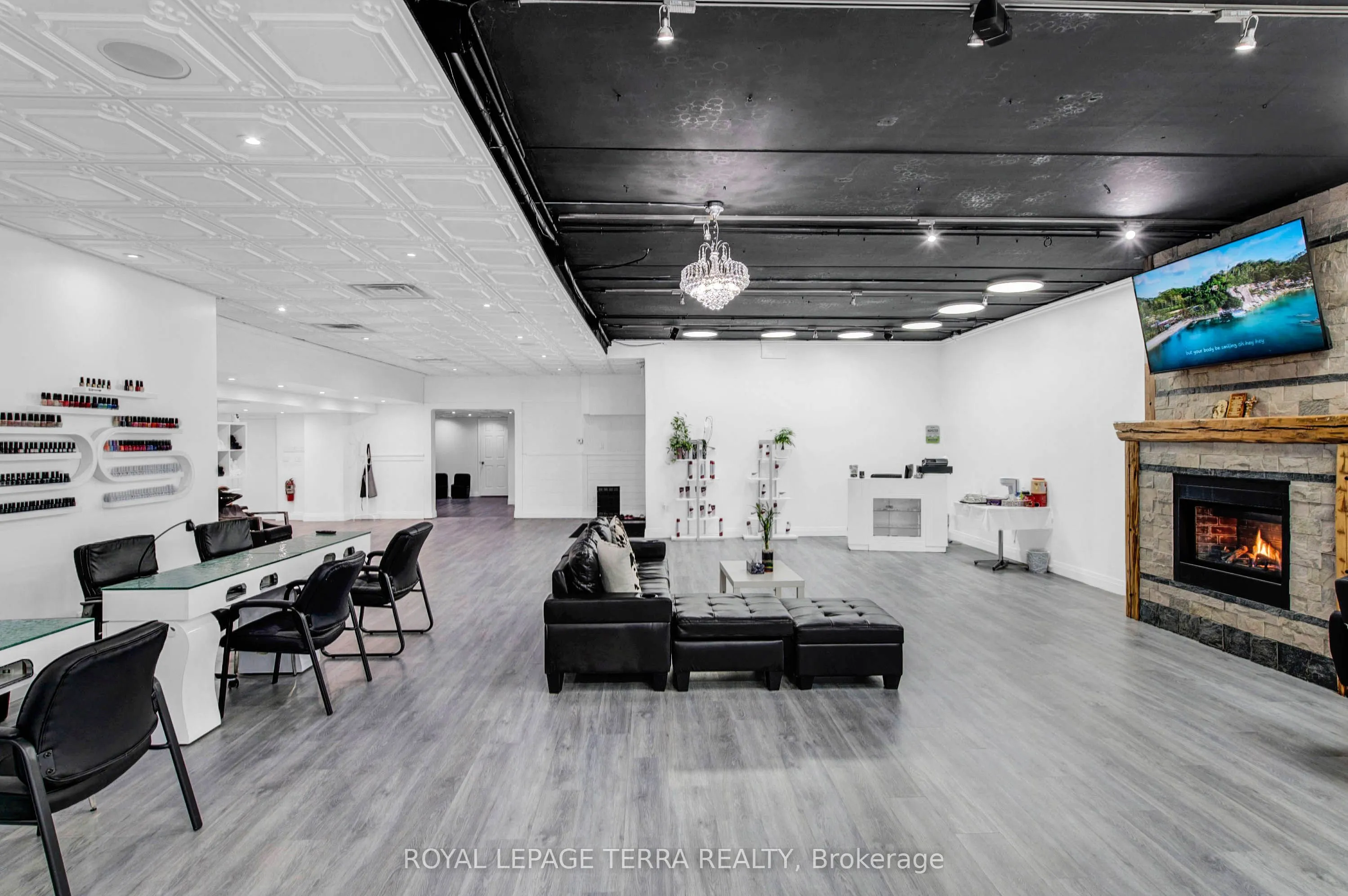 527 Victoria Street E, #3 & 4
