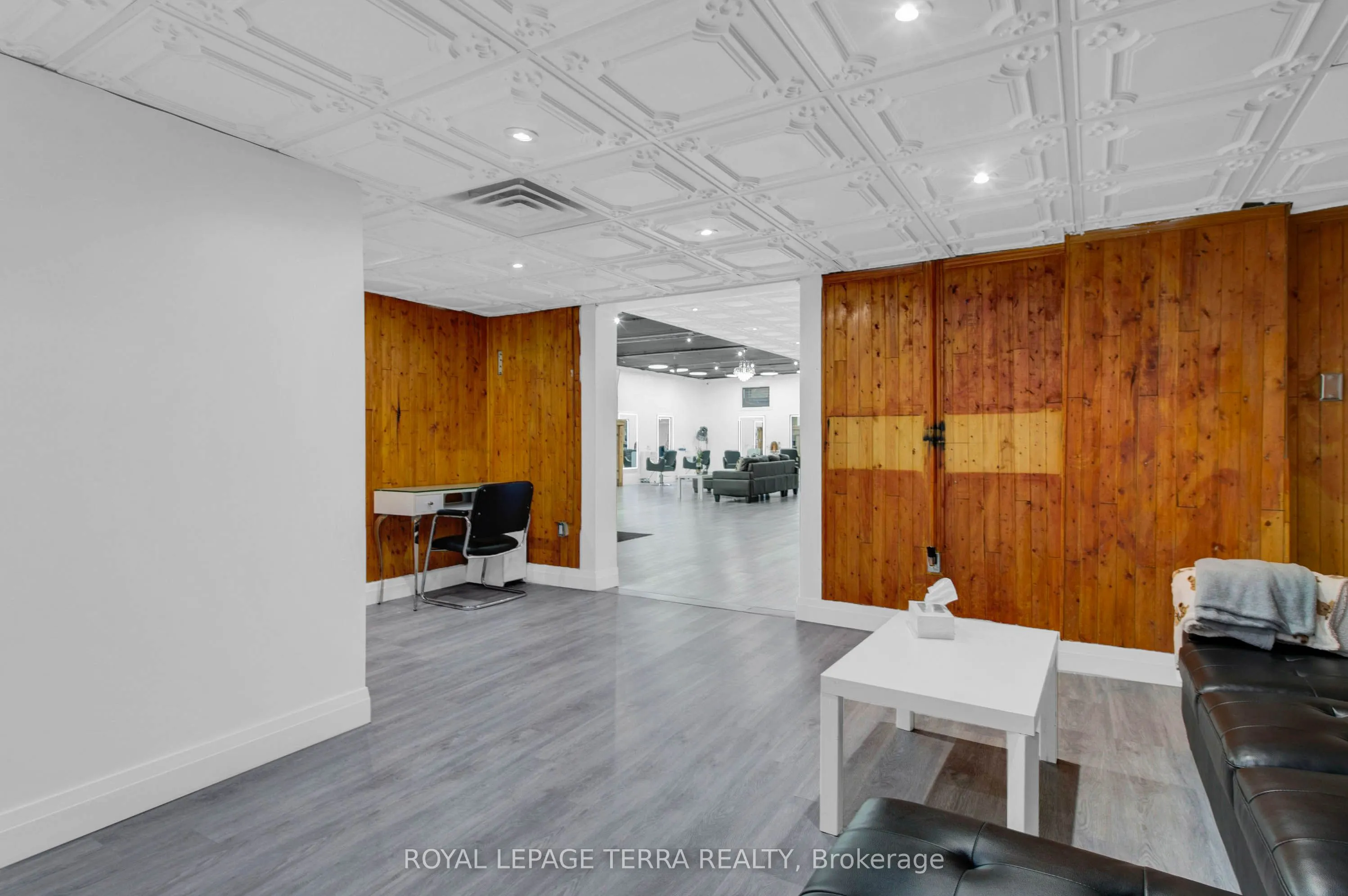 527 Victoria Street E, #3 & 4