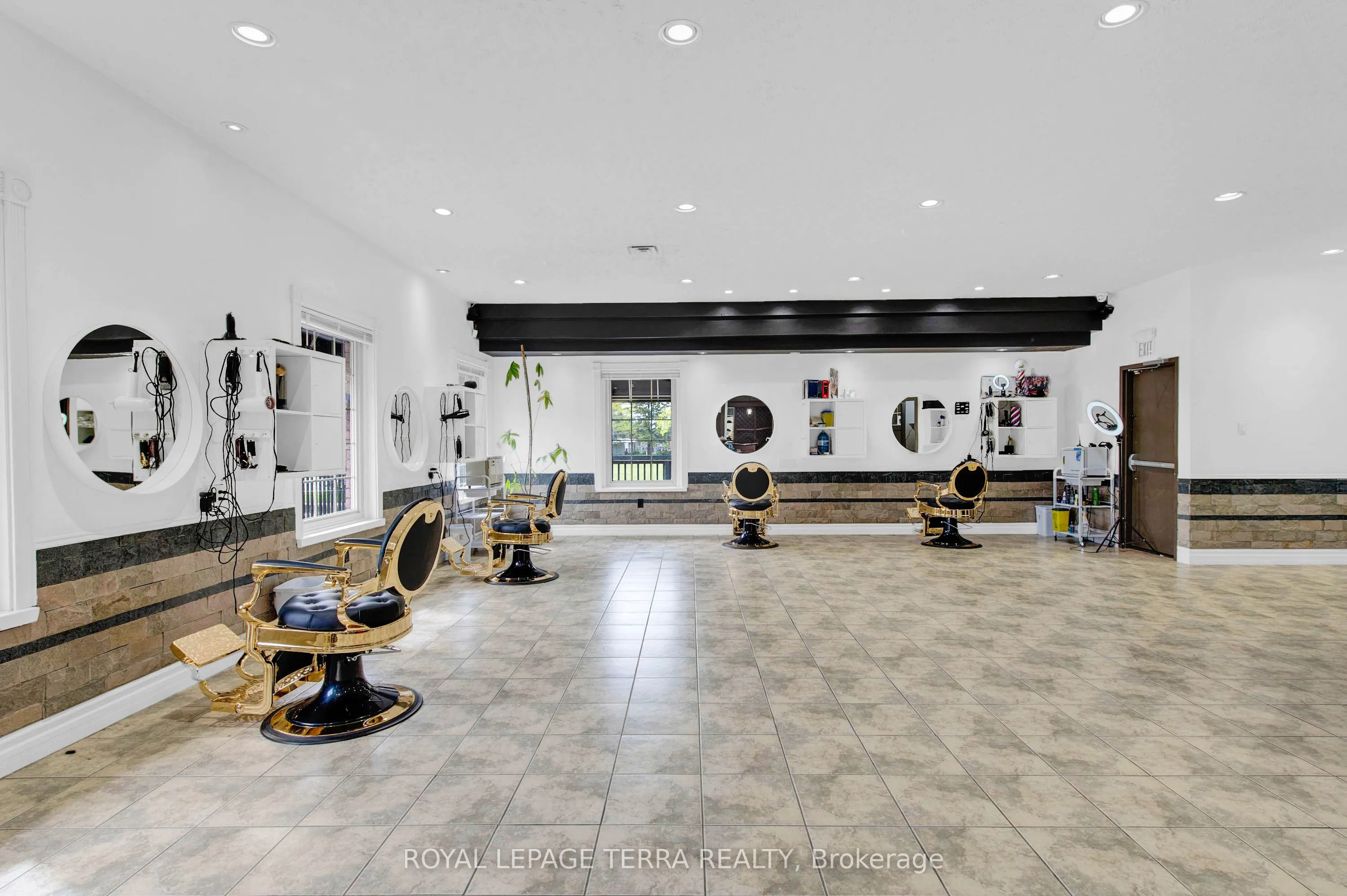 527 Victoria Street E, #3 & 4