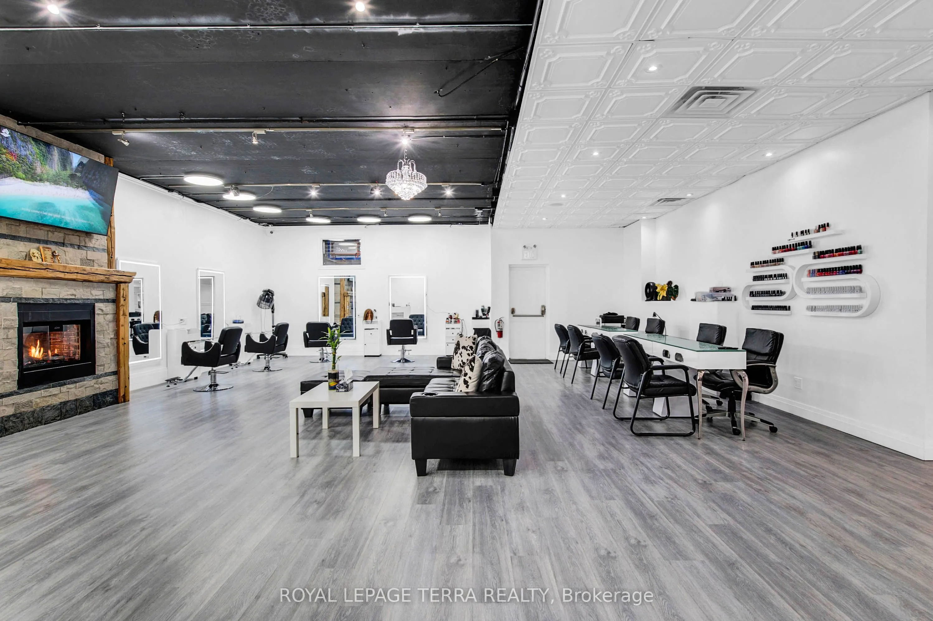527 Victoria Street E, #3 & 4