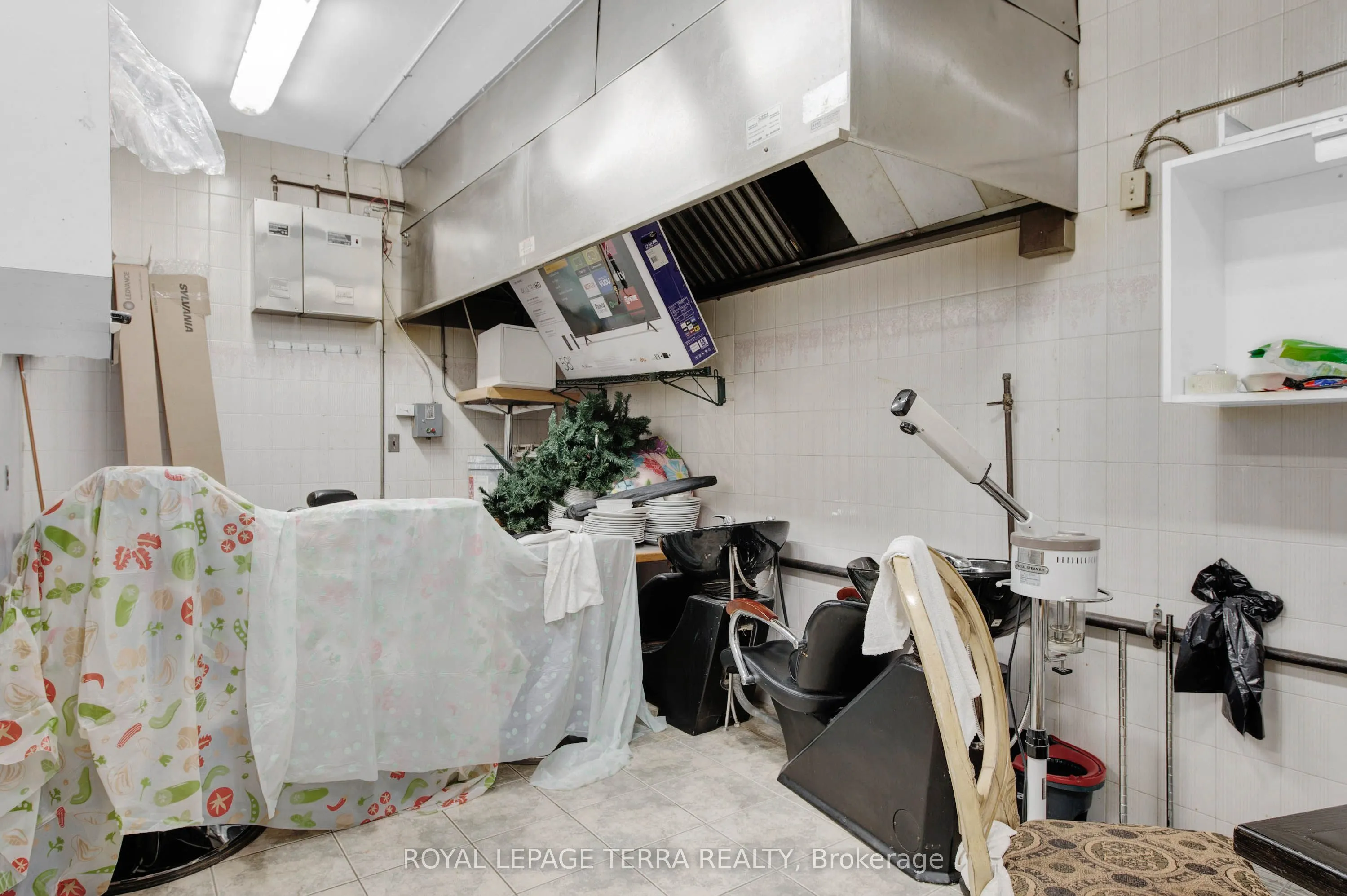 527 Victoria Street E, #3 & 4
