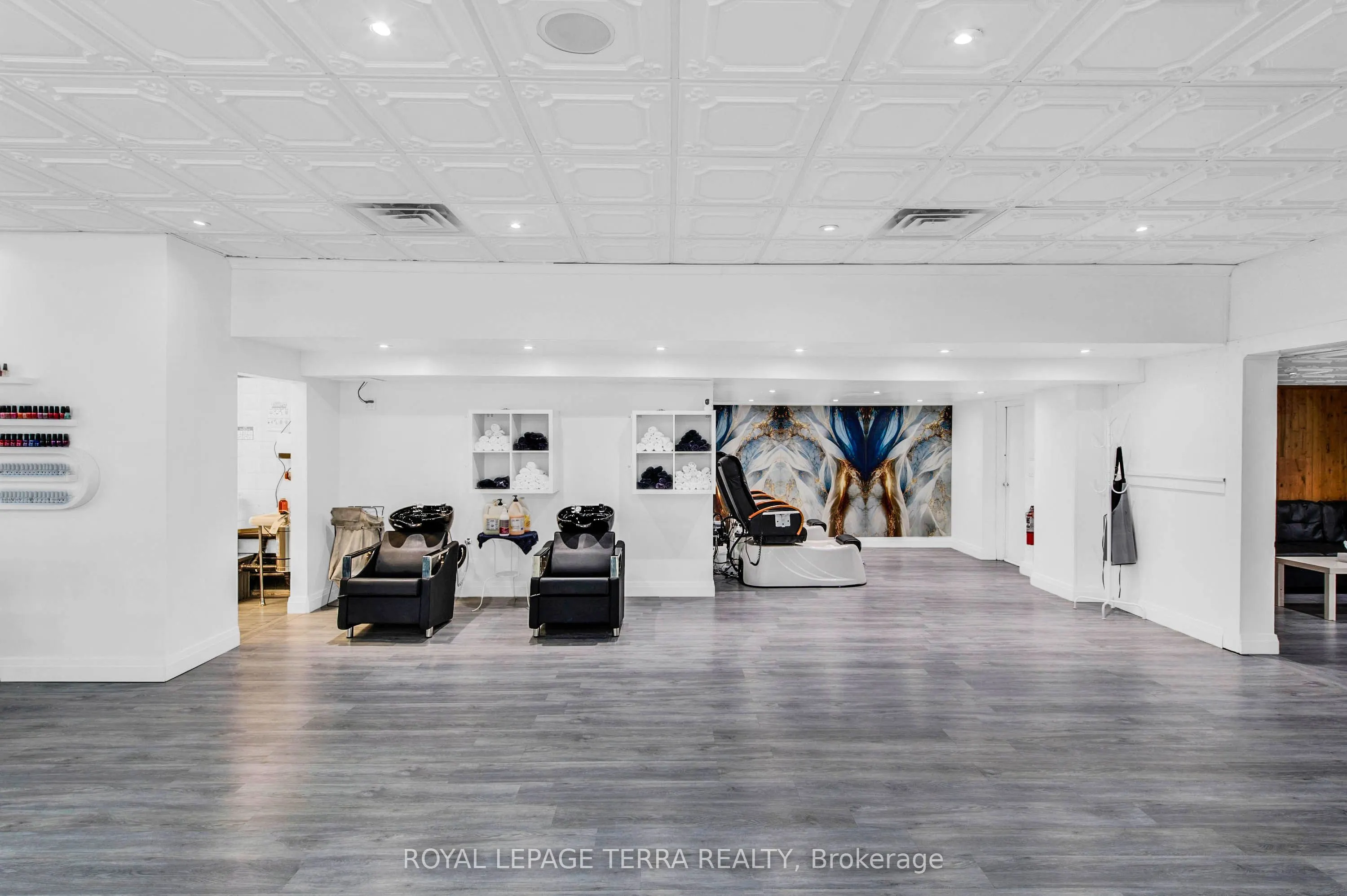 527 Victoria Street E, #3 & 4