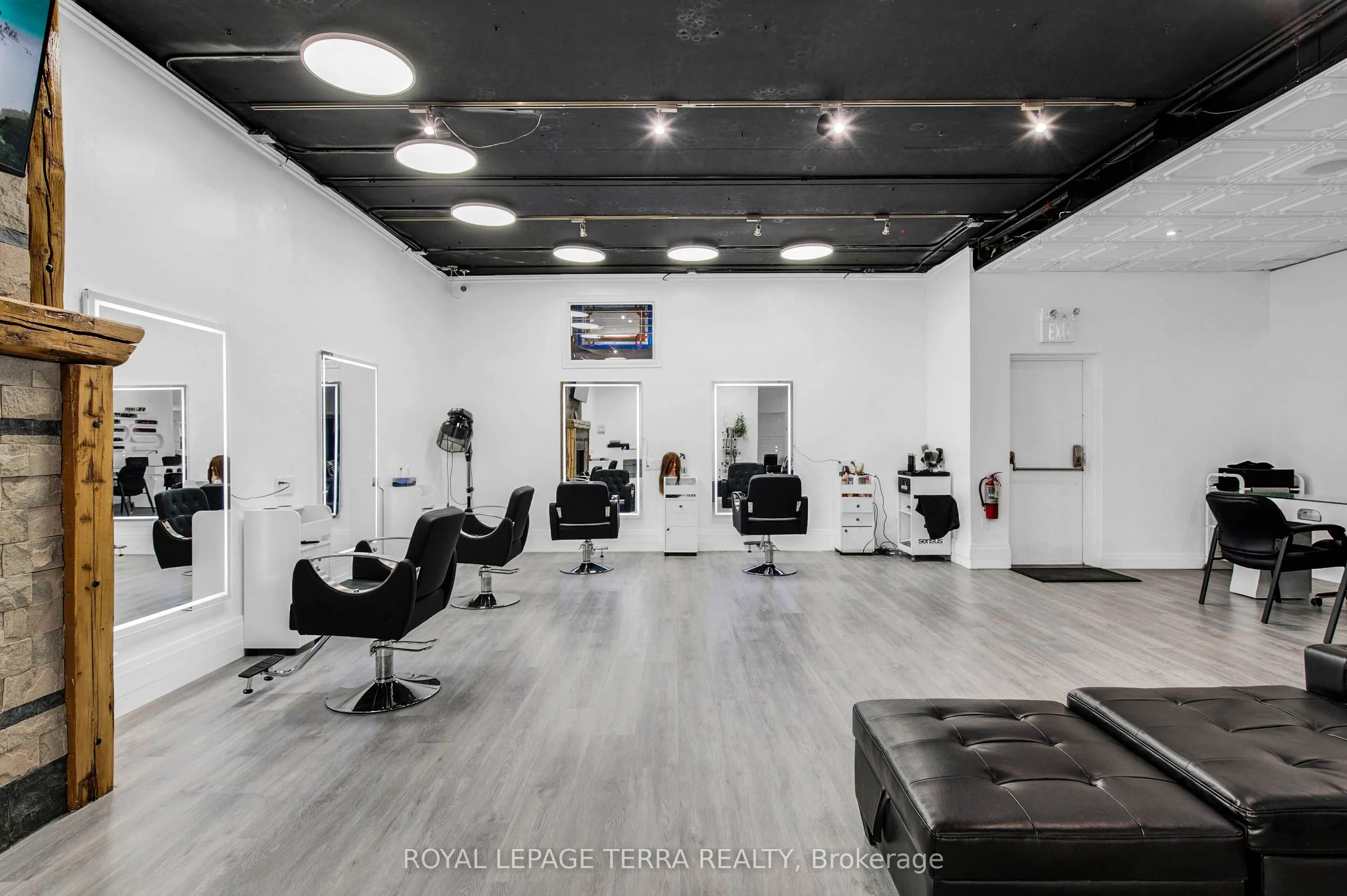 527 Victoria Street E, #3 & 4