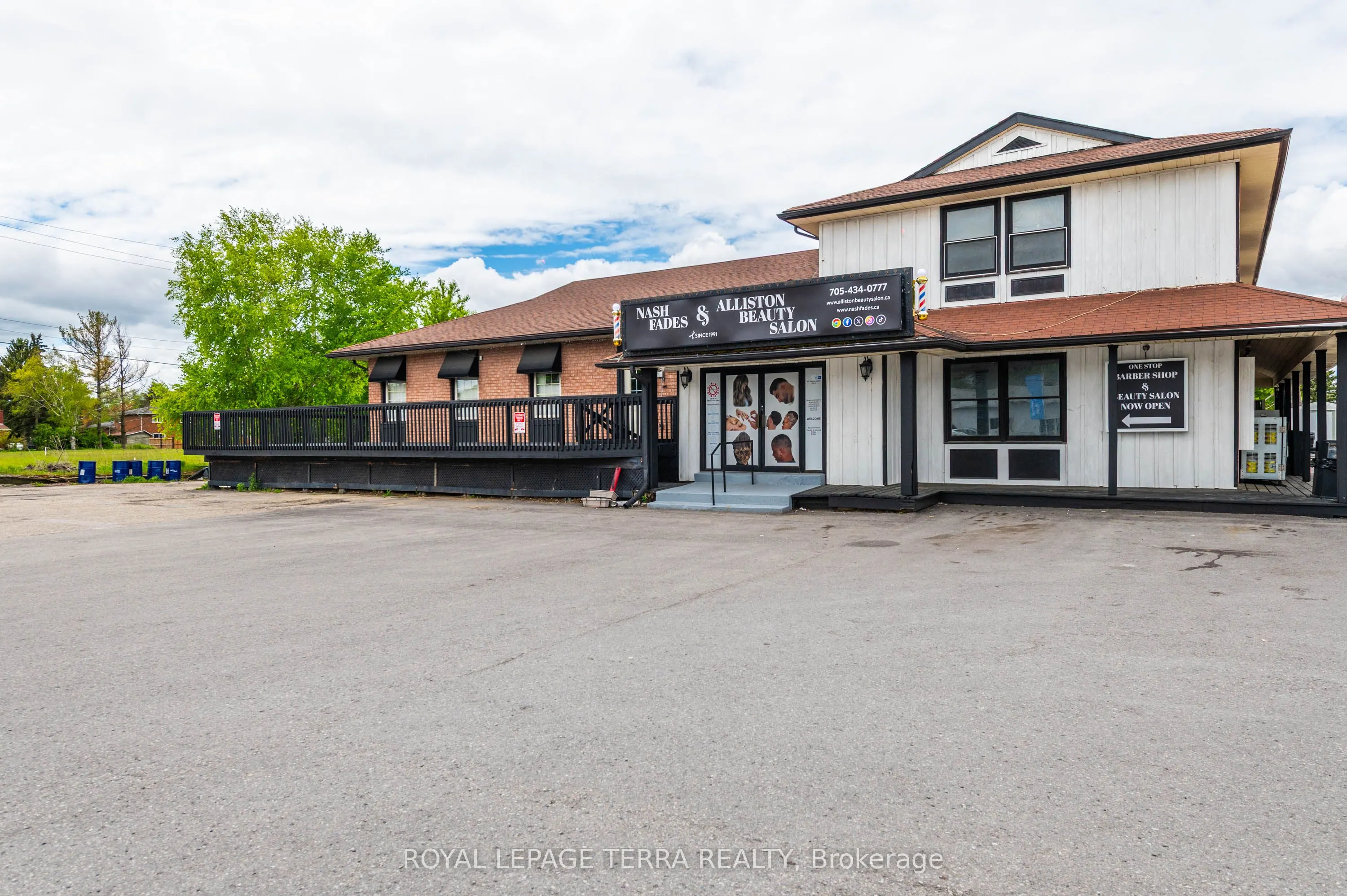 527 Victoria Street E, #3 & 4