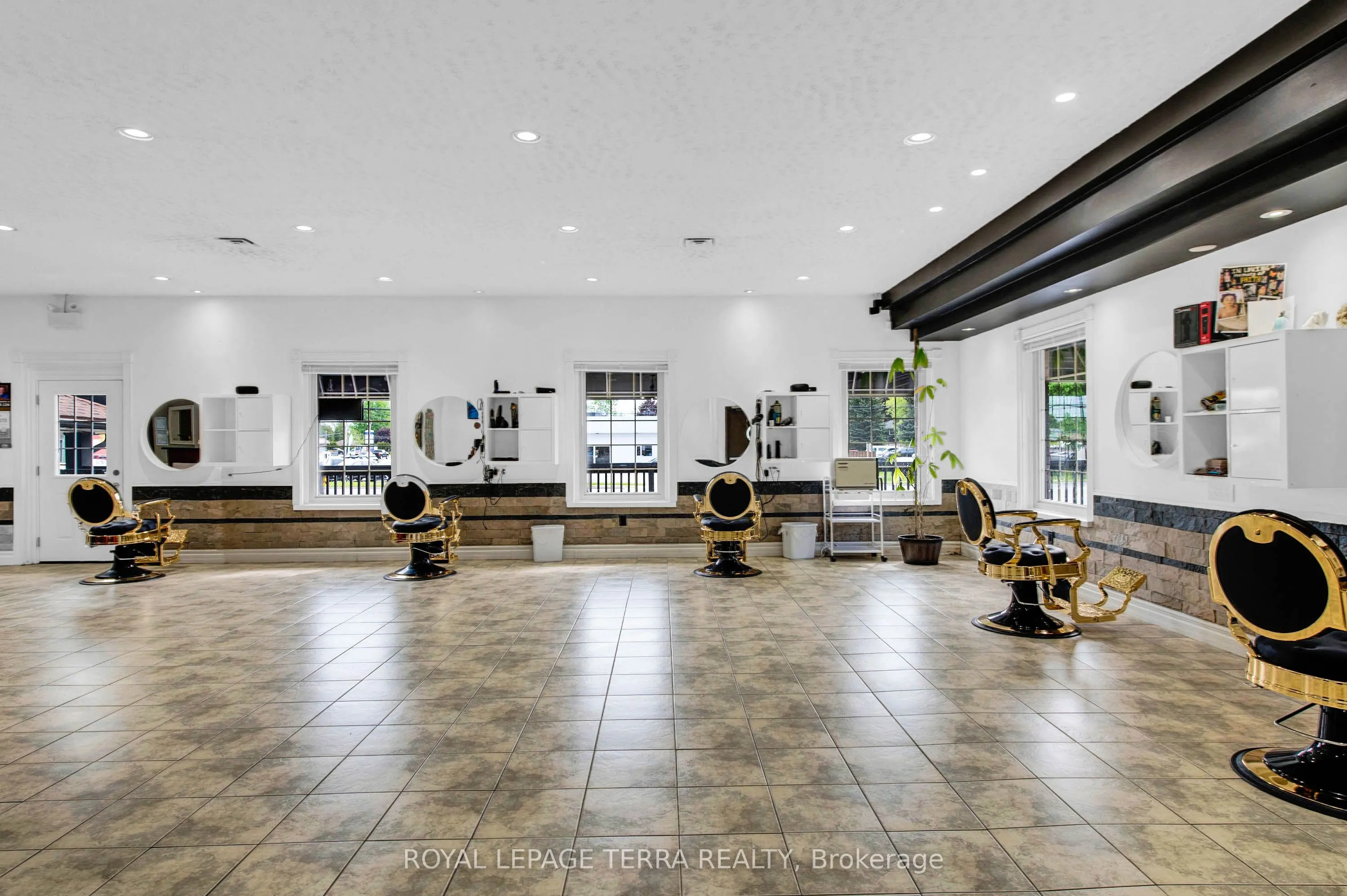 527 Victoria Street E, #3 & 4