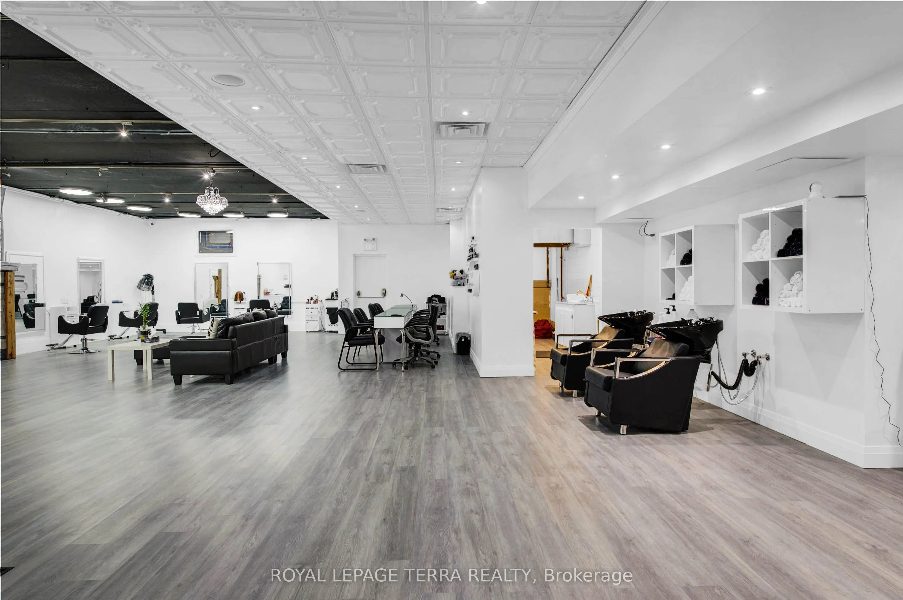 527 Victoria Street E, #3 & 4