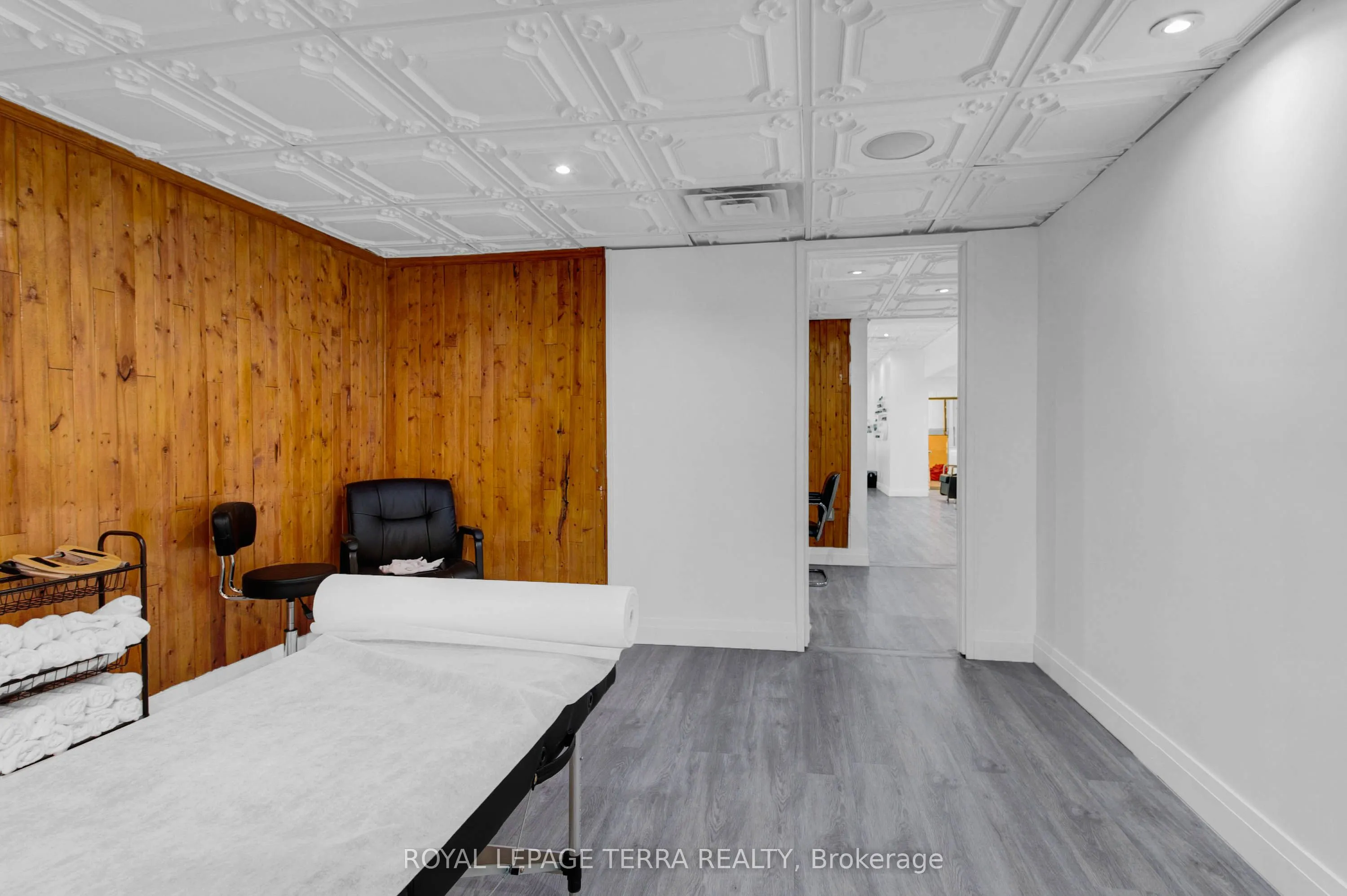 527 Victoria Street E, #3 & 4