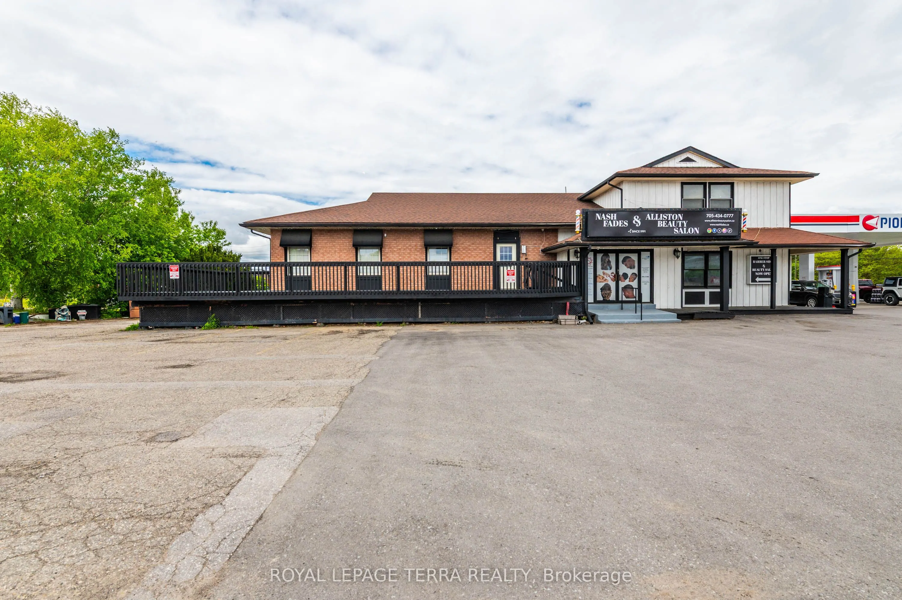 527 Victoria Street E, #3 & 4