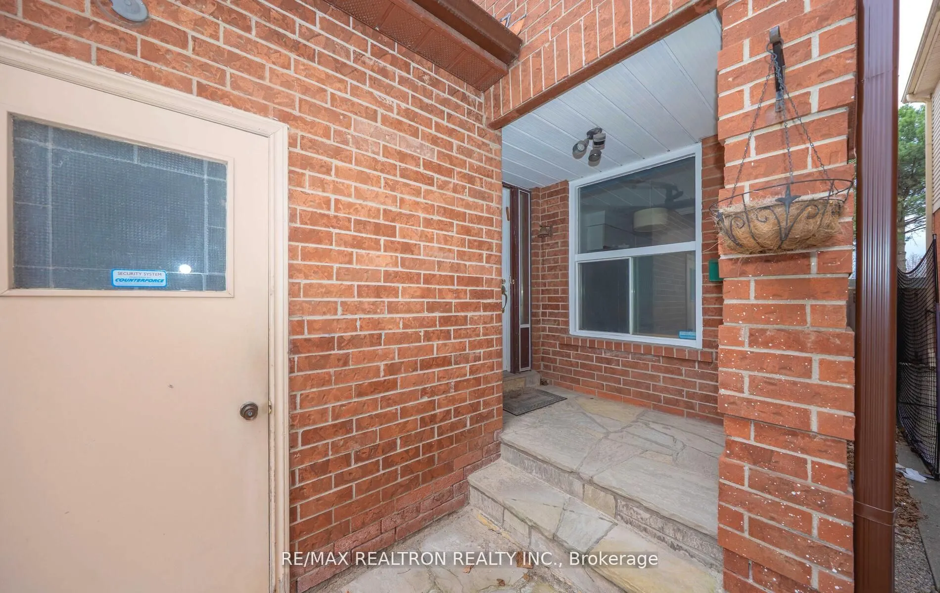 177 North Meadow Crescent