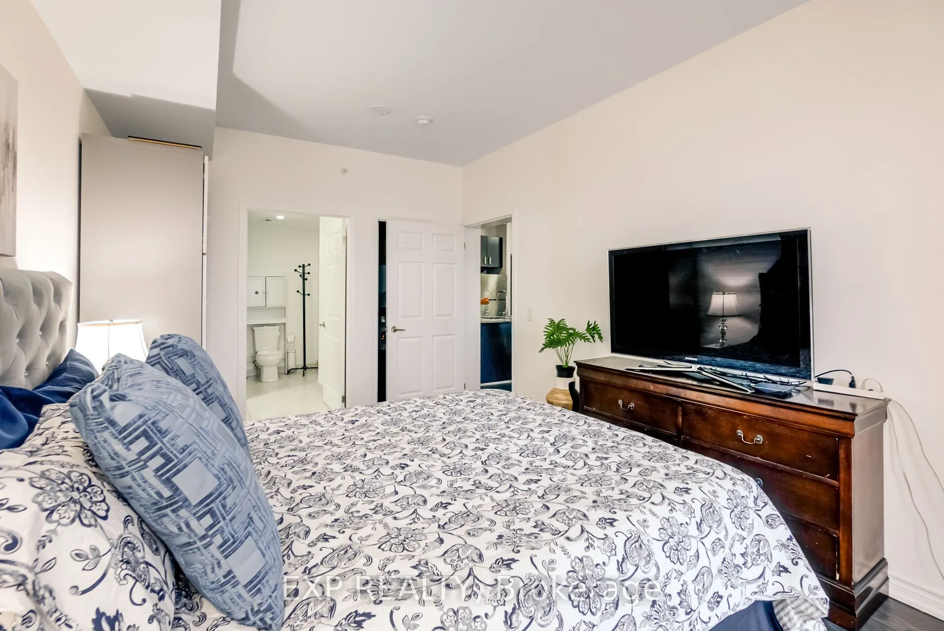 11611 Yonge Street, #317