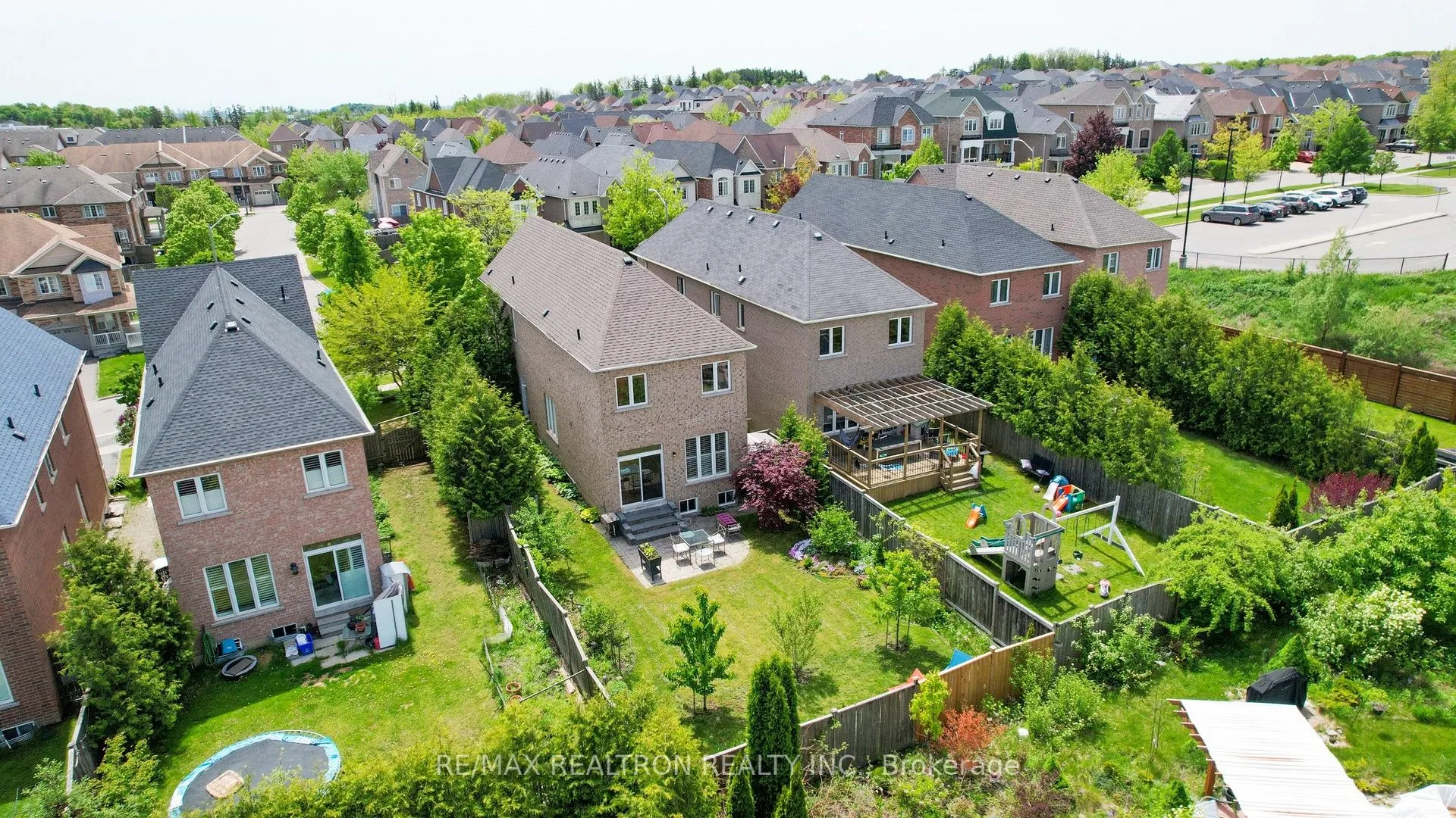 72 Sir Sanford Fleming Way
