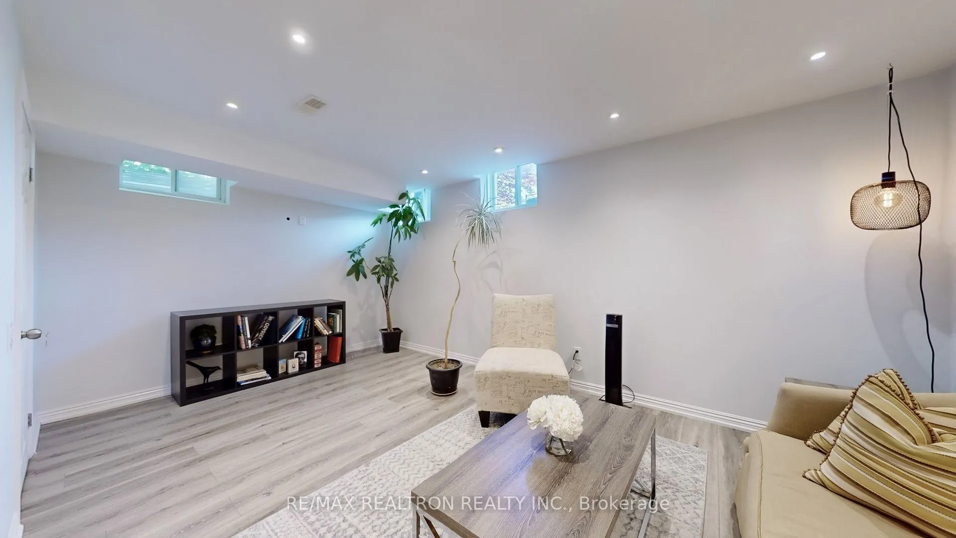 72 Sir Sanford Fleming Way