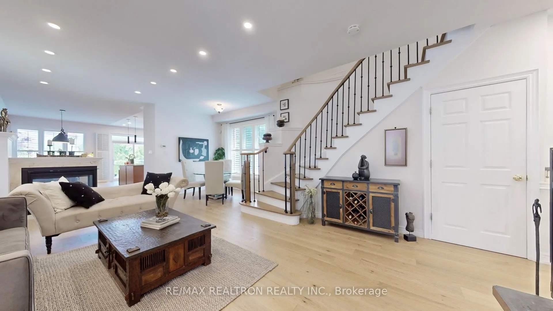 72 Sir Sanford Fleming Way