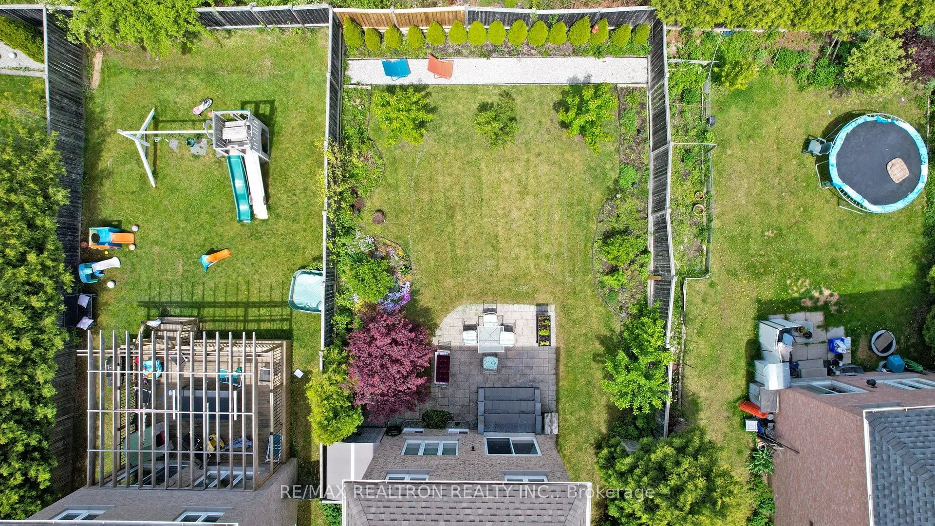 72 Sir Sanford Fleming Way