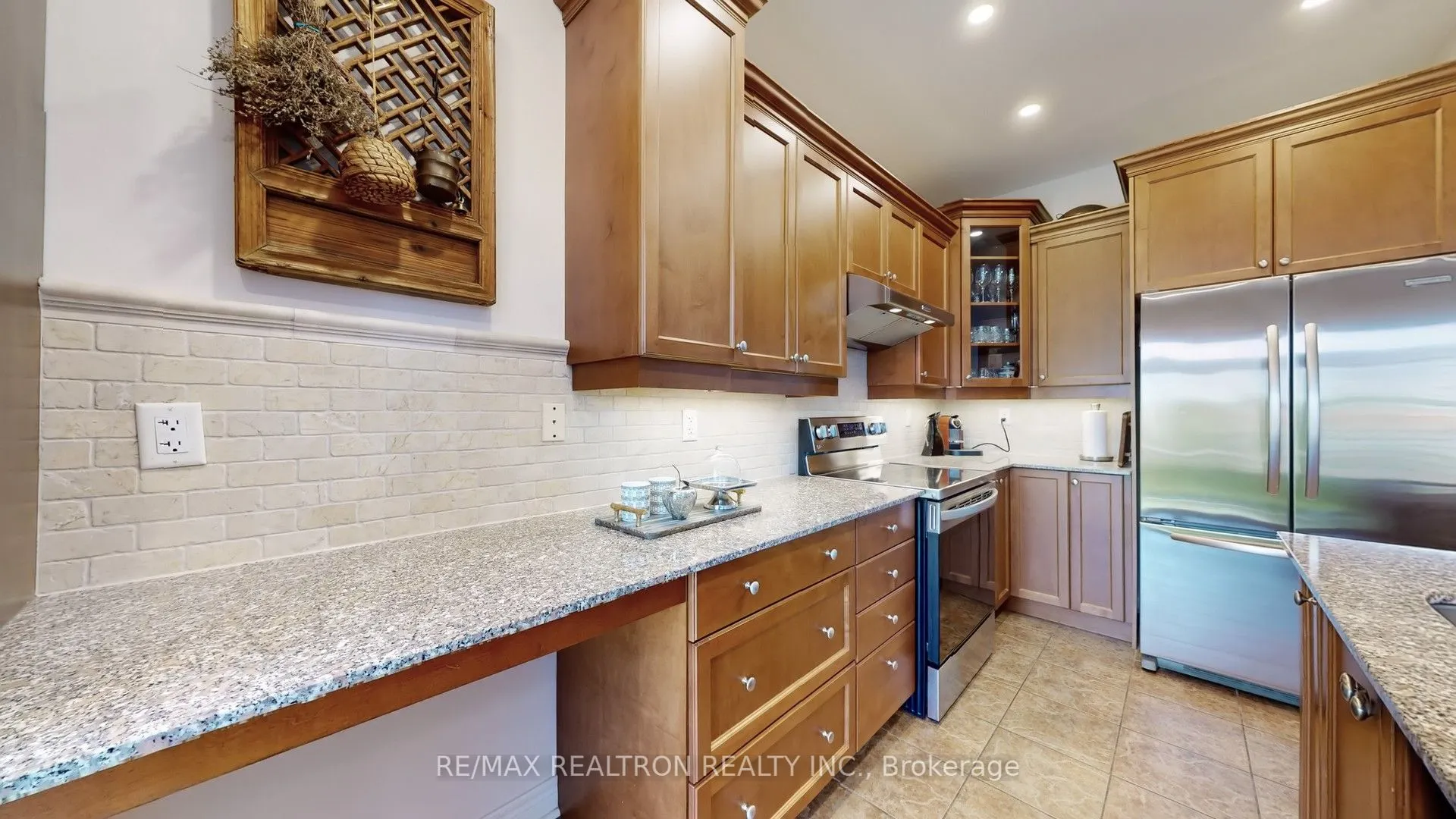 72 Sir Sanford Fleming Way