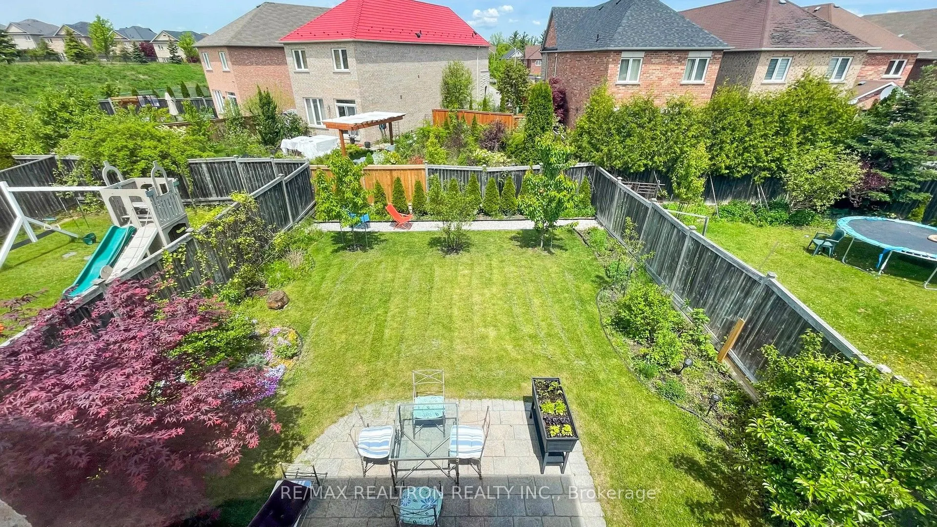 72 Sir Sanford Fleming Way