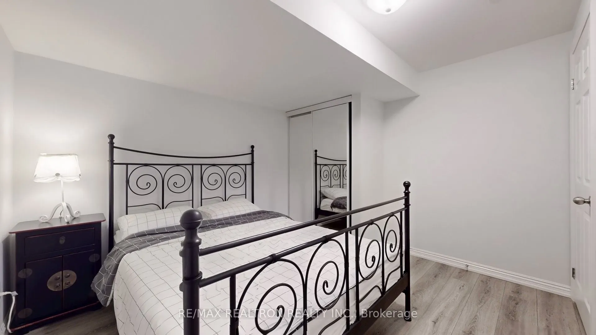 72 Sir Sanford Fleming Way
