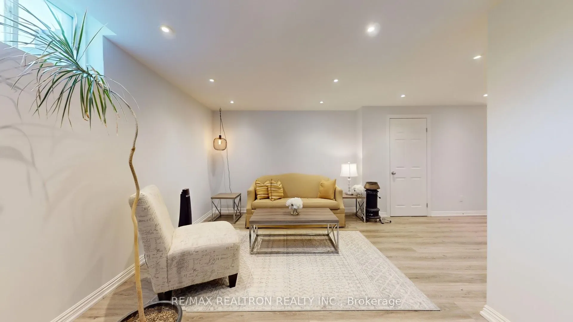72 Sir Sanford Fleming Way