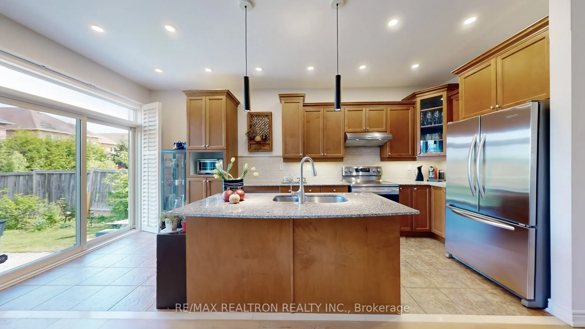 72 Sir Sanford Fleming Way