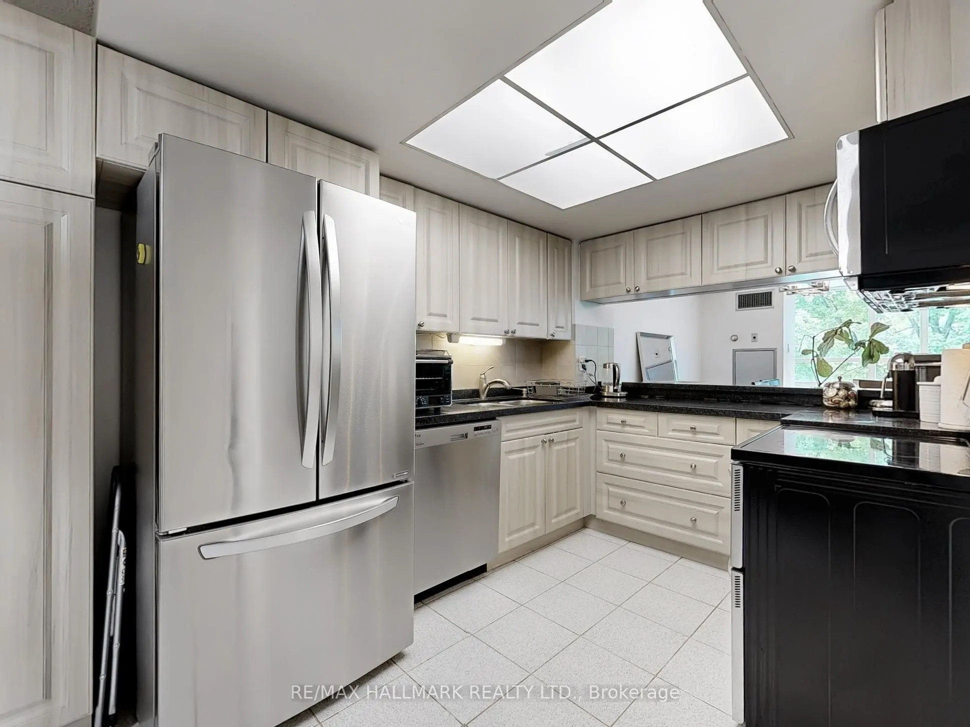 7805 Bayview Avenue, #223