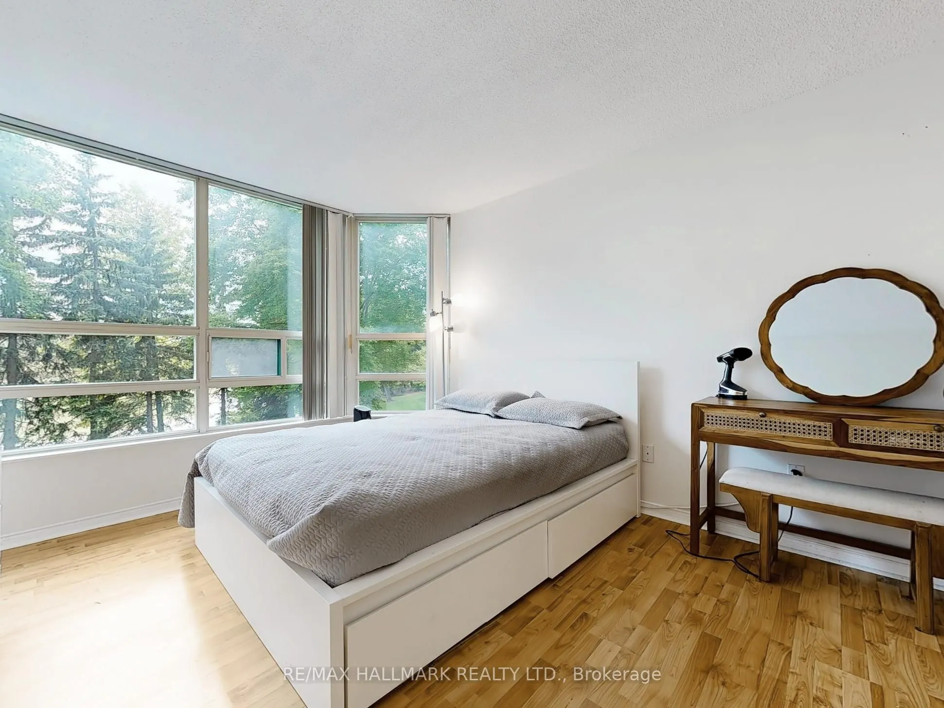 7805 Bayview Avenue, #223