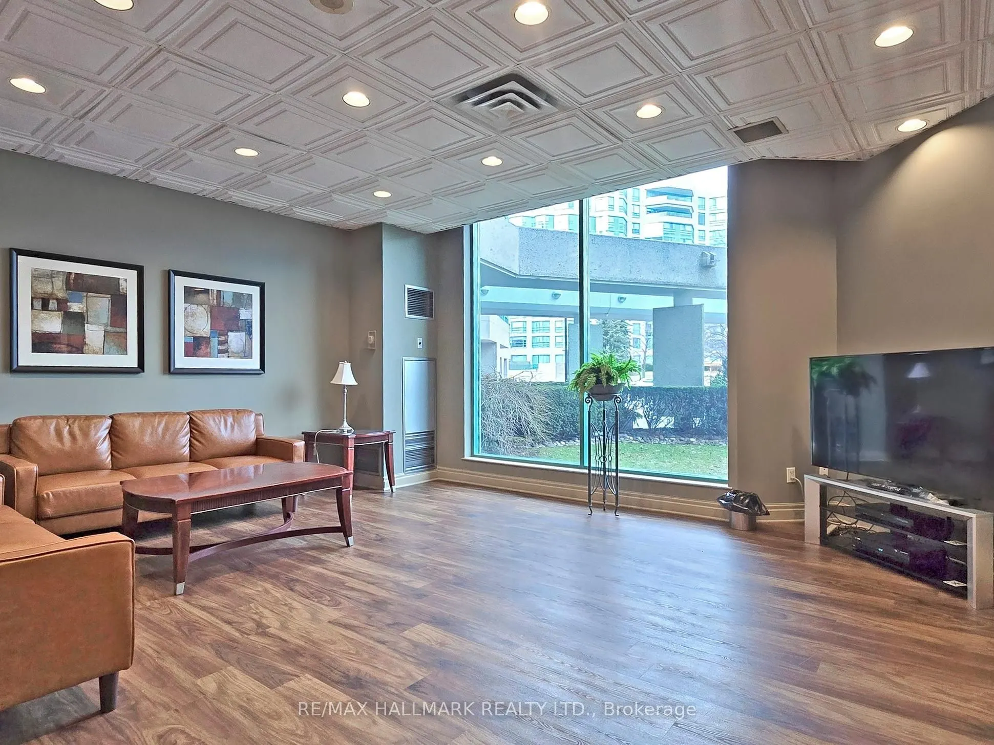 7805 Bayview Avenue, #223