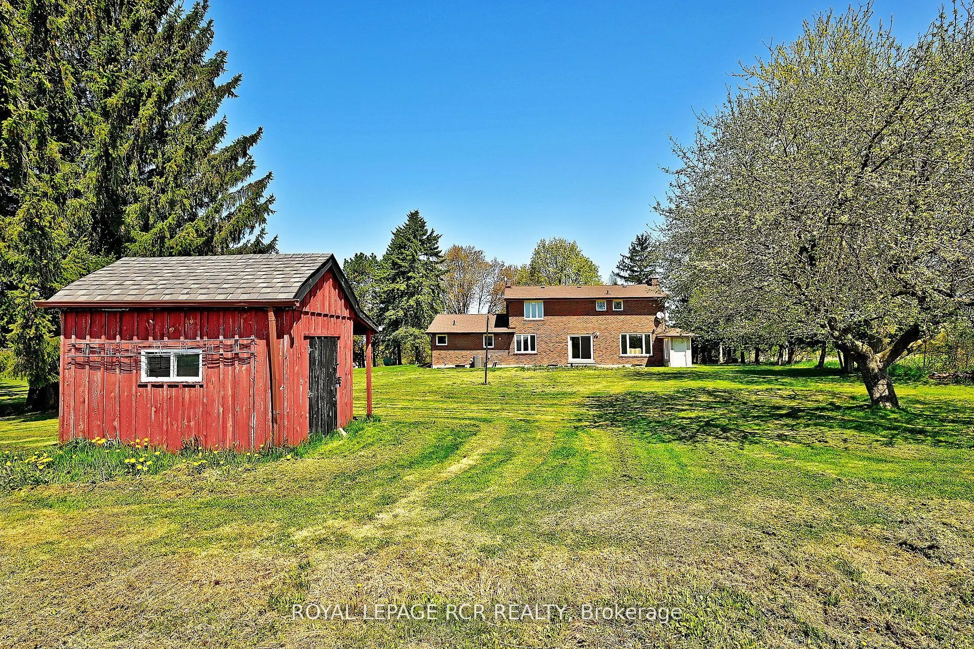 6215 17th Side Road