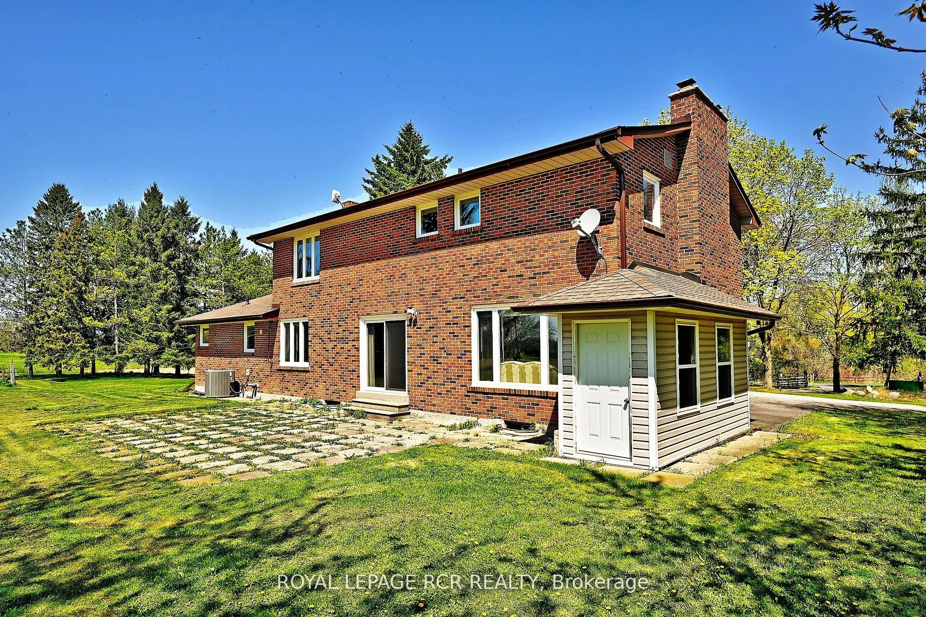 6215 17th Side Road