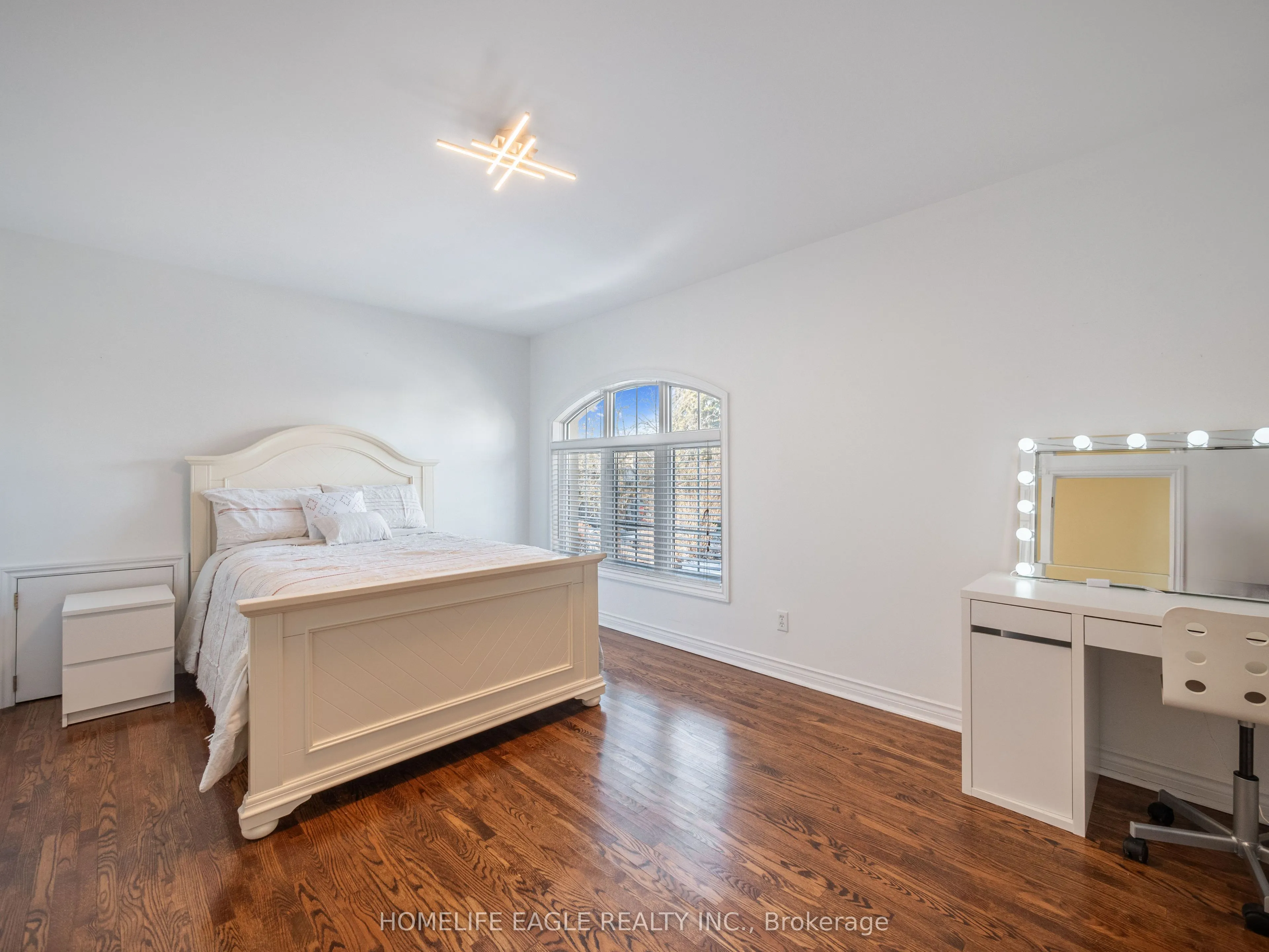 11 Knollside Drive