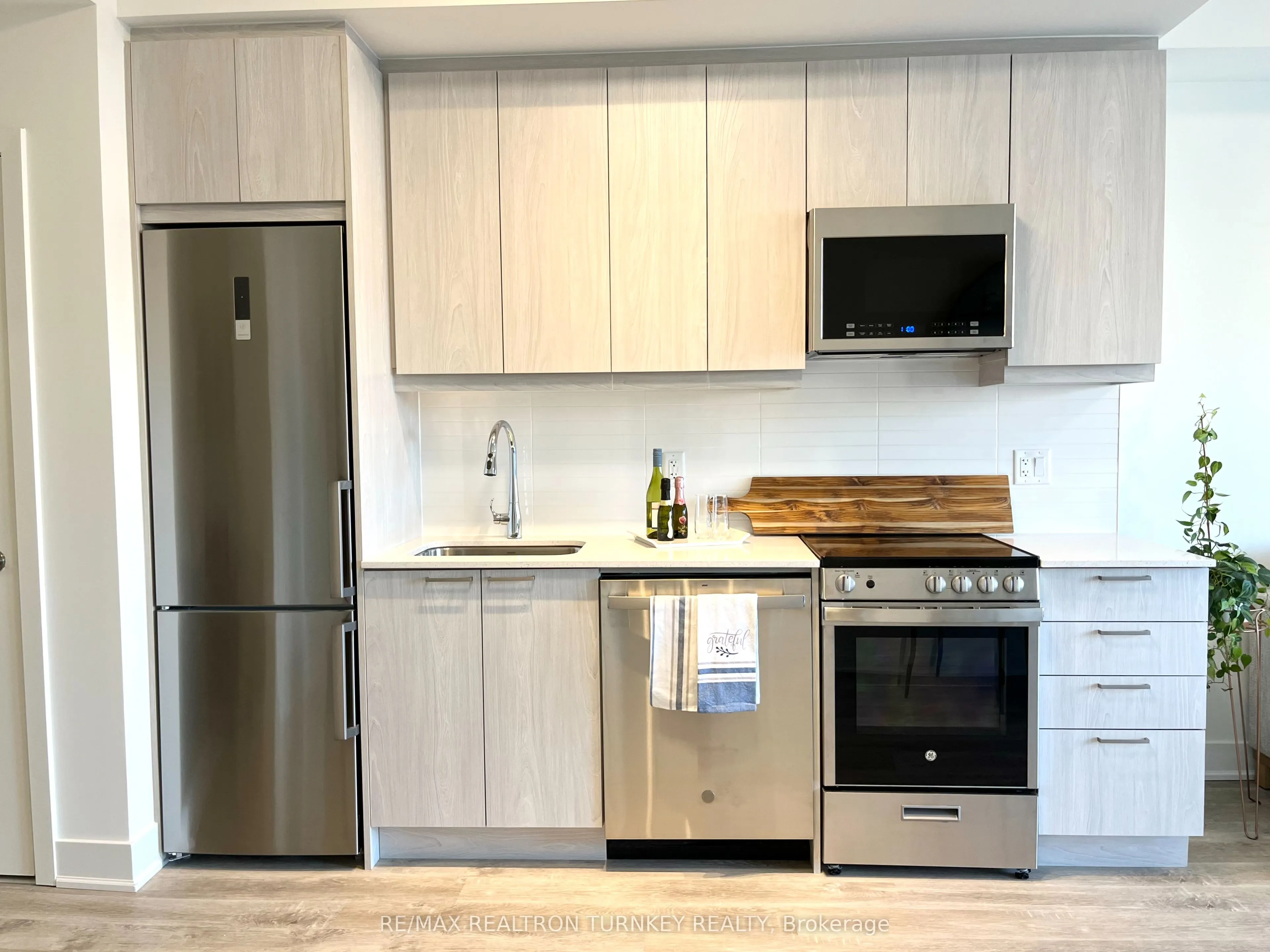 185 Deerfield Road, #018